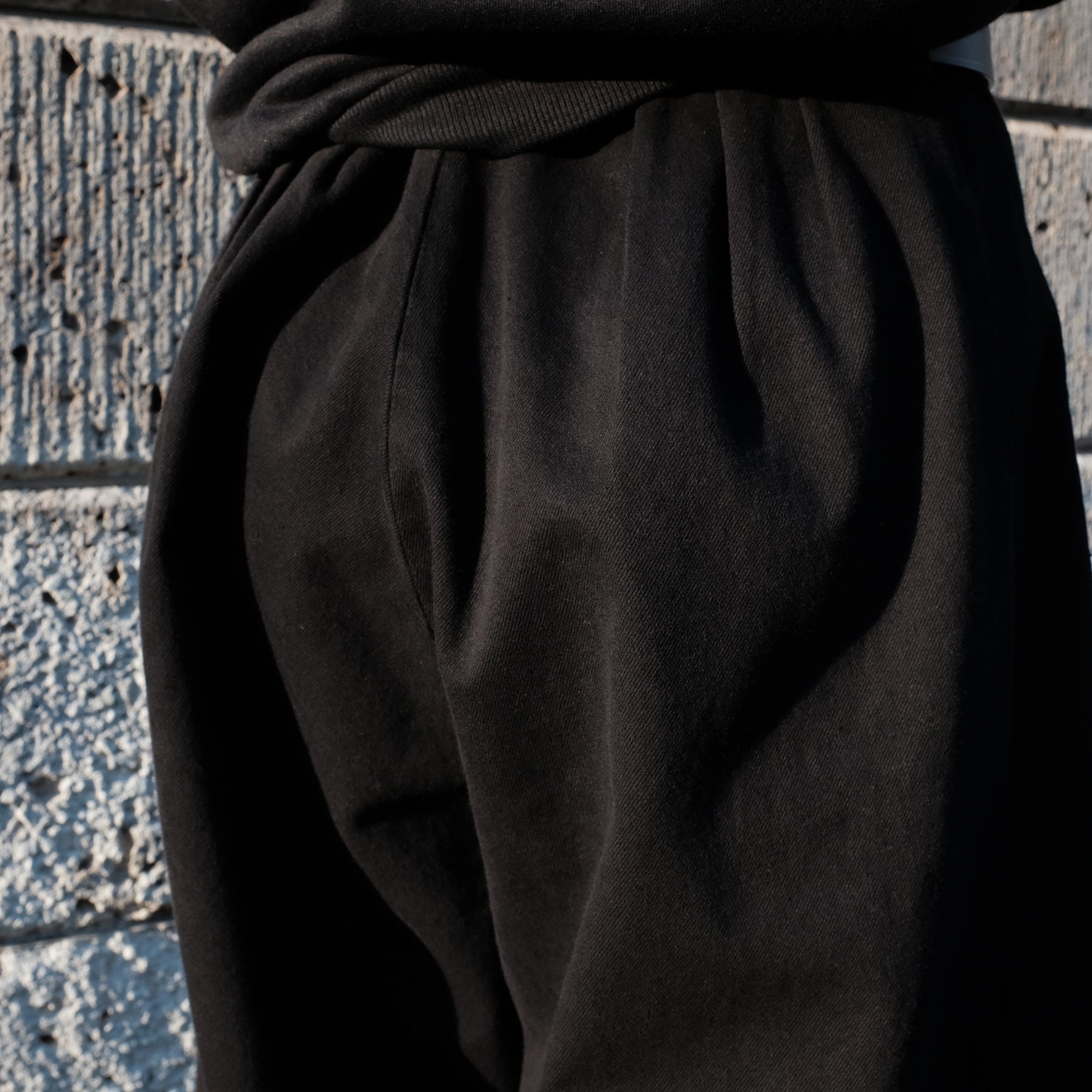 <span style="color: #f50b0b;">Last One</span> INTODUSK / CLOAK DENIM TROUSERS SOLID BLACK