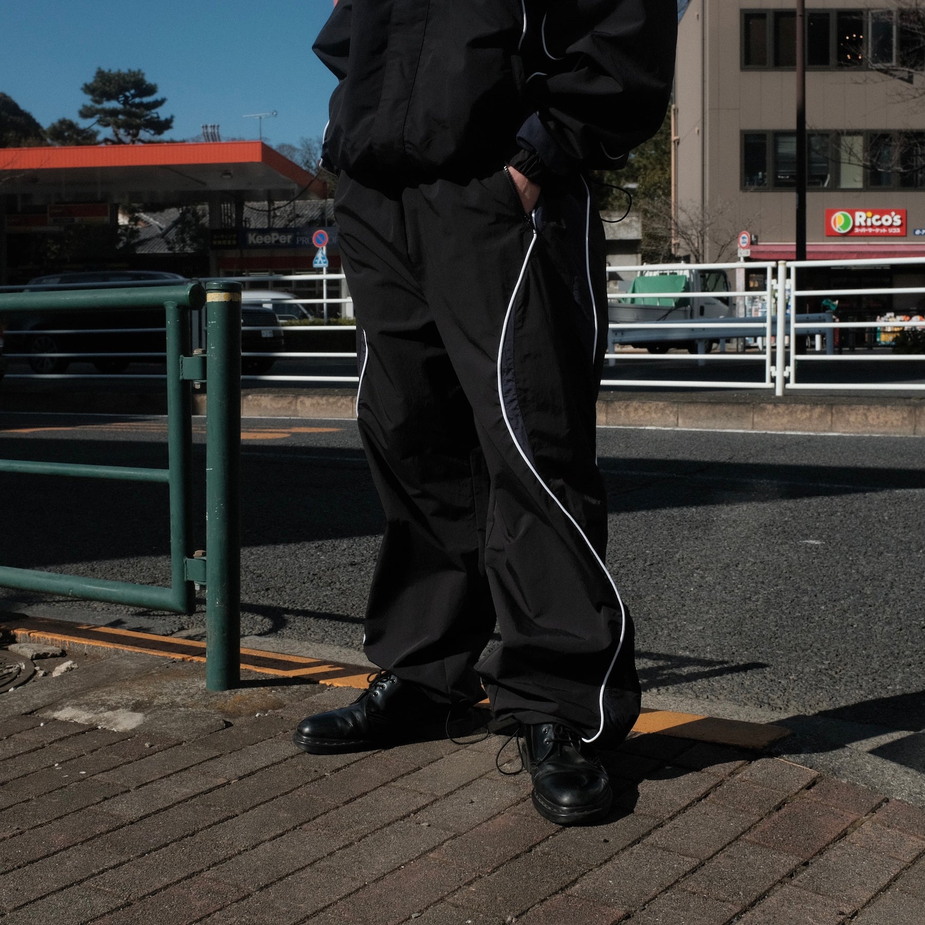 INTODUSK / PIT CREW OVER PANTS BLACK MIDNIGHT NAVY