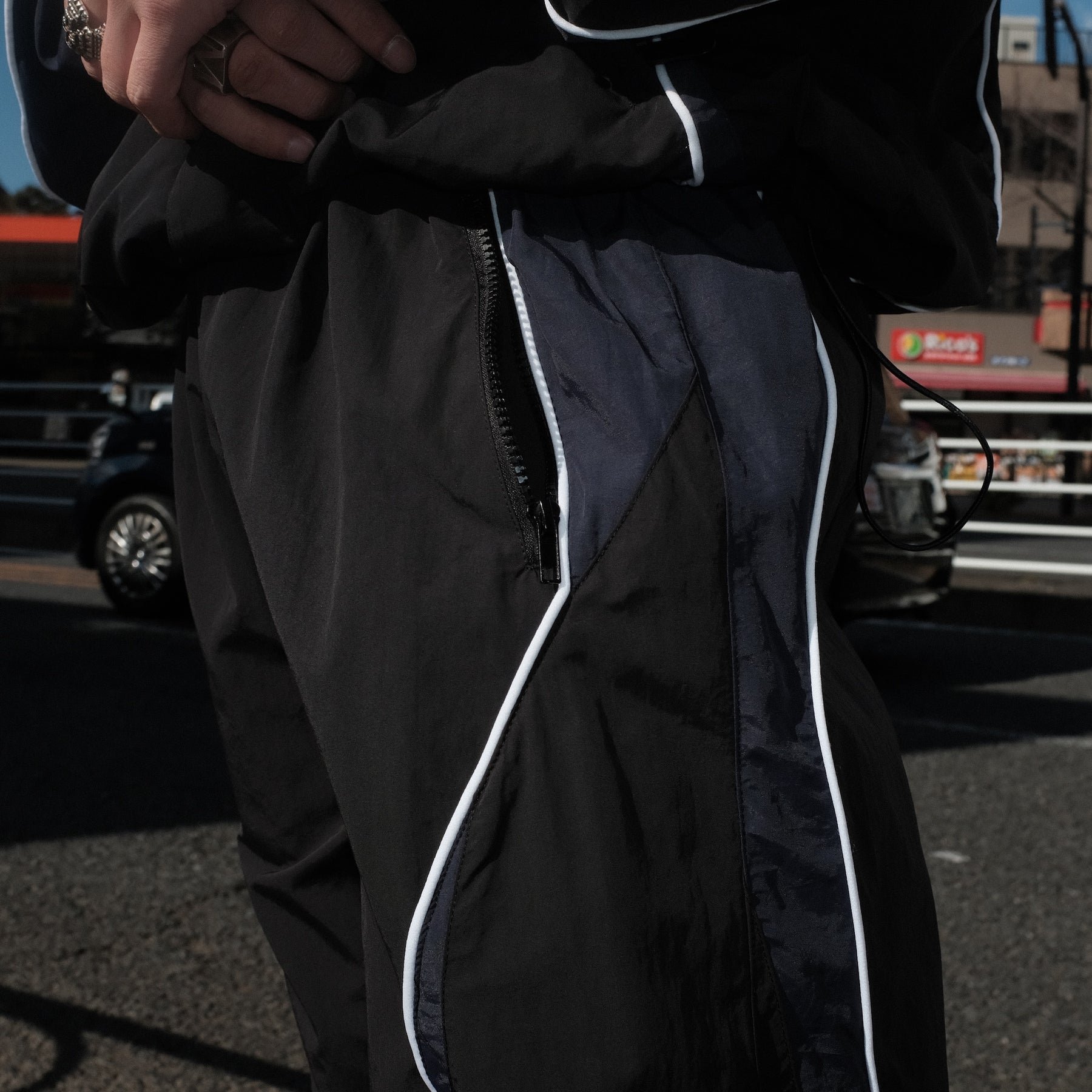 INTODUSK / PIT CREW OVER PANTS BLACK MIDNIGHT NAVY