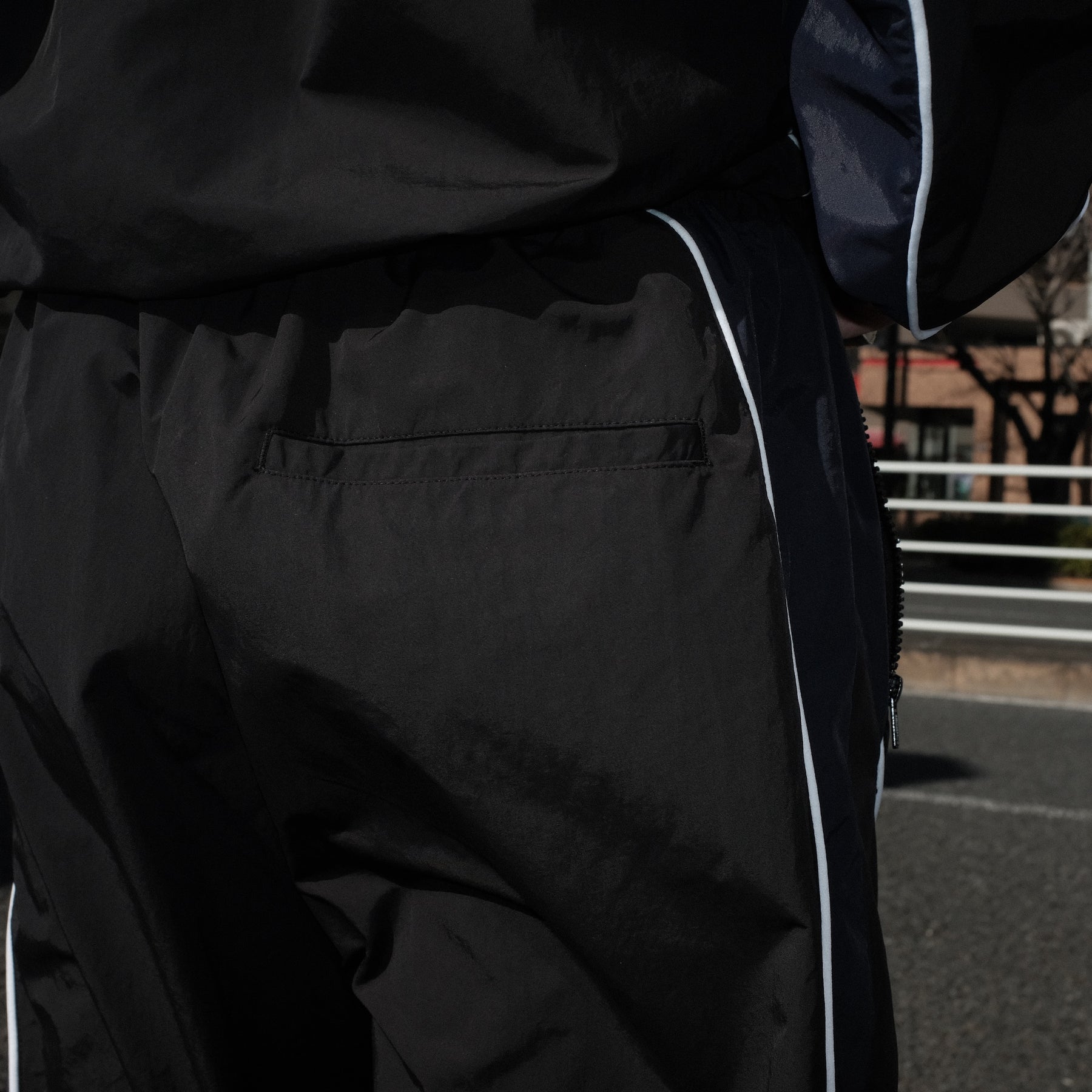 INTODUSK / PIT CREW OVER PANTS BLACK MIDNIGHT NAVY