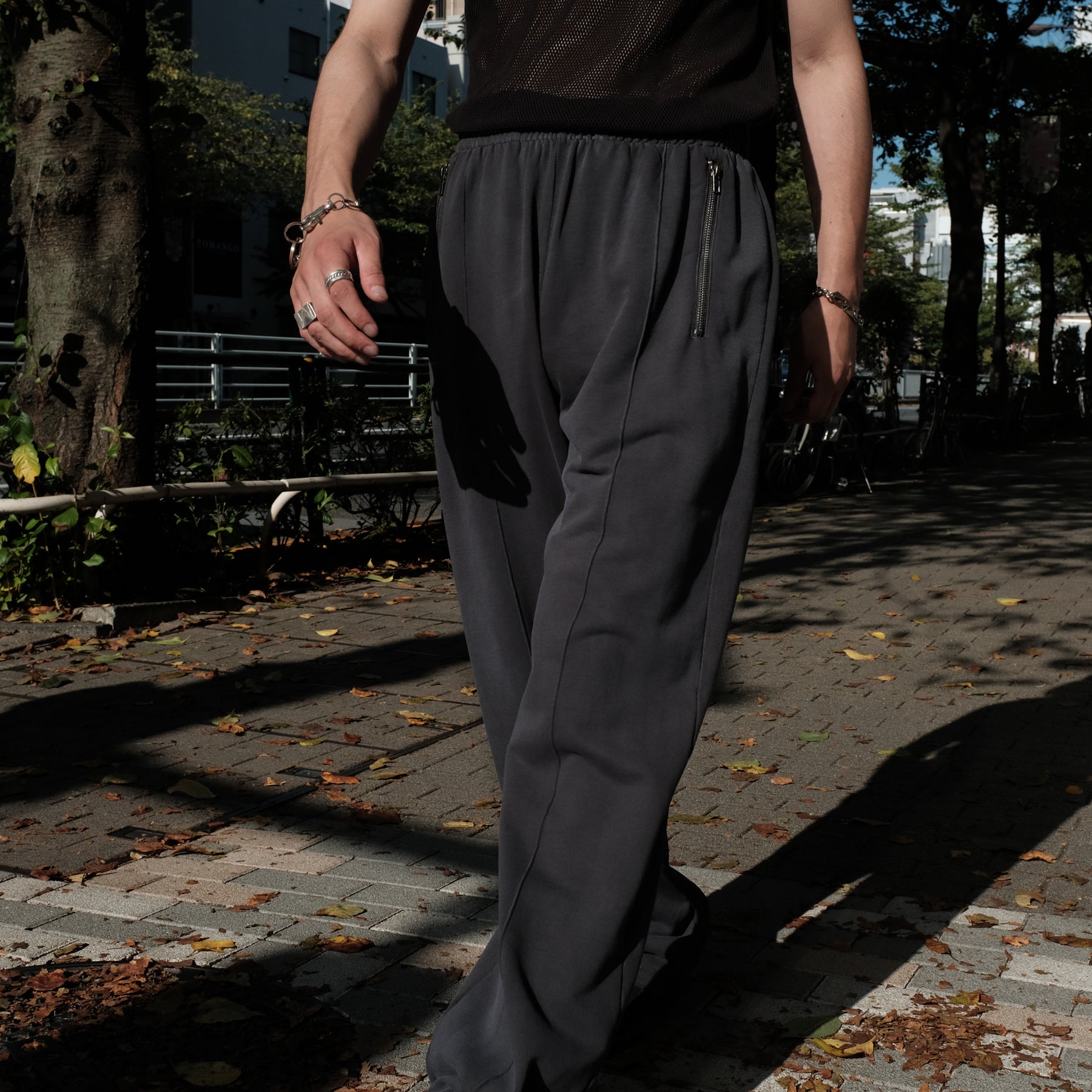 <span style="color: #f50b0b;">Last One</span> WILLY CHAVARRIA / PINTUCK SWEAT PANTS CHEMICAL BLACK