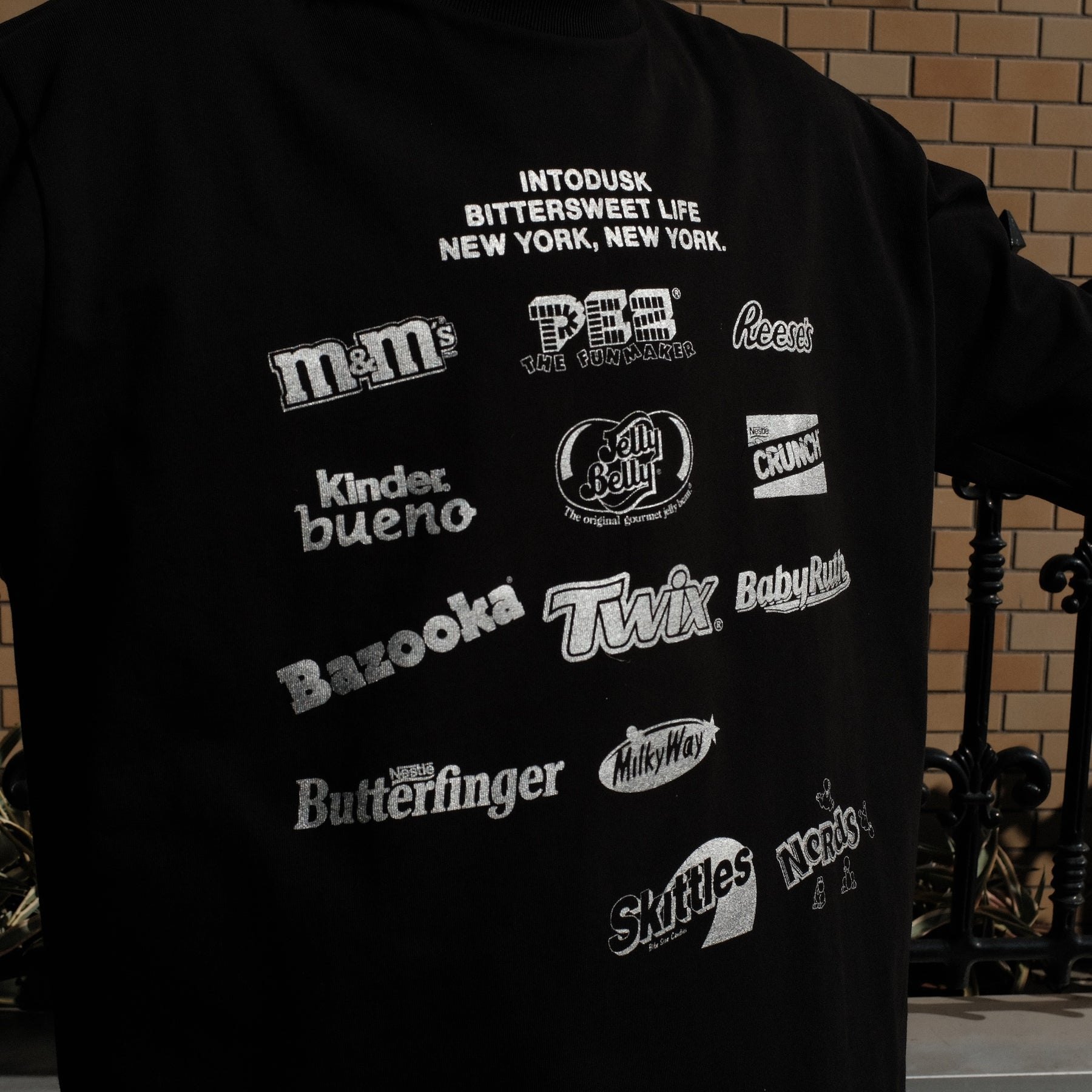 <span style="color: #ff2a00;">Last One</span> INTODUSK / CANDY LOGO LS T BLACK