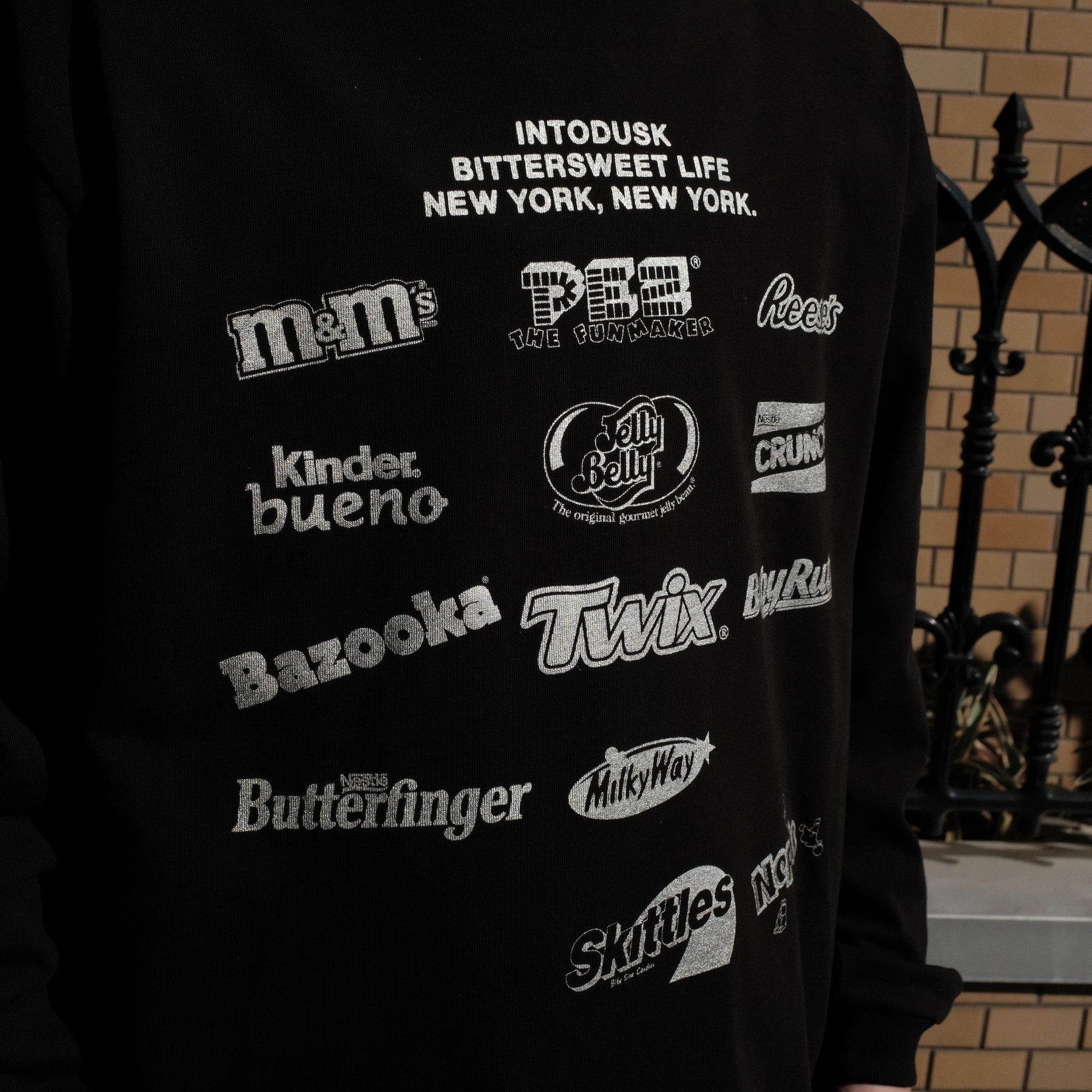 <span style="color: #ff2a00;">Last One</span> INTODUSK / CANDY LOGO LS T BLACK