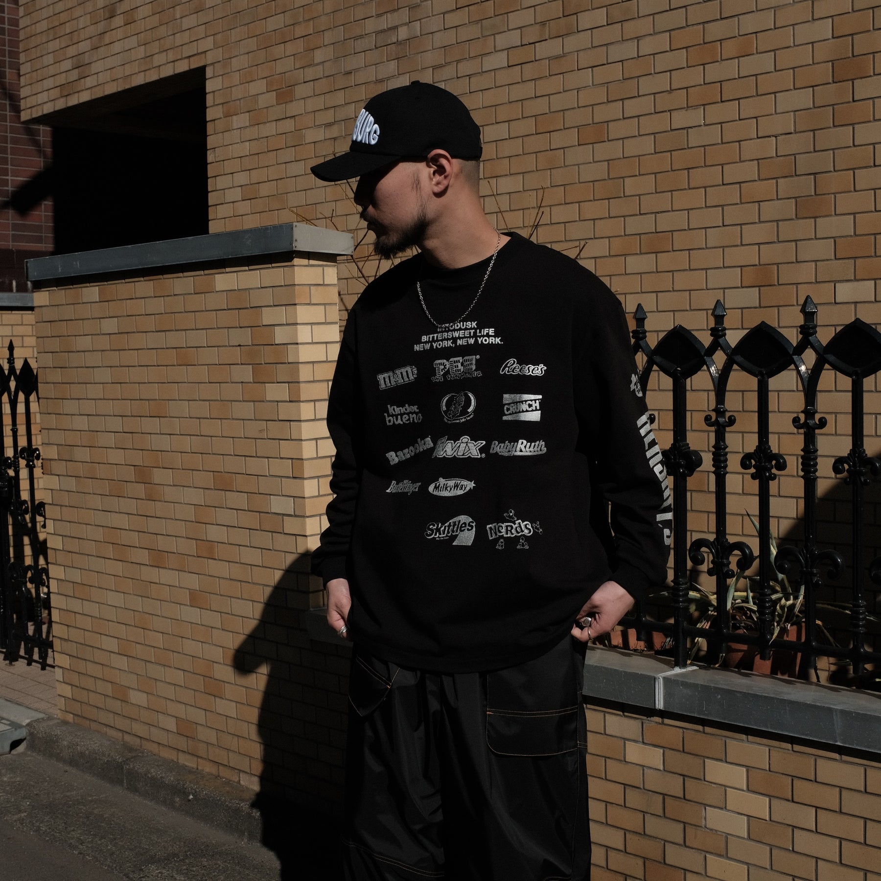 <span style="color: #ff2a00;">Last One</span> INTODUSK / CANDY LOGO LS T BLACK
