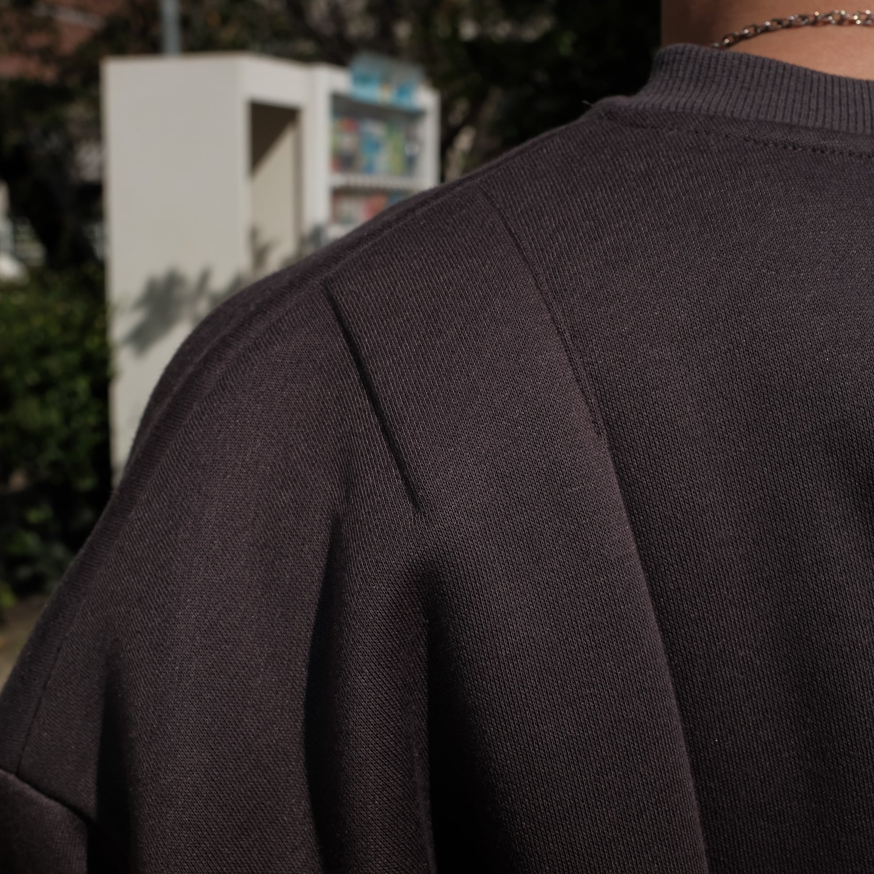<span style="color: #f50b0b;">Last One</span> INTODUSK / OVERSIZED V NECK AFTER DARK