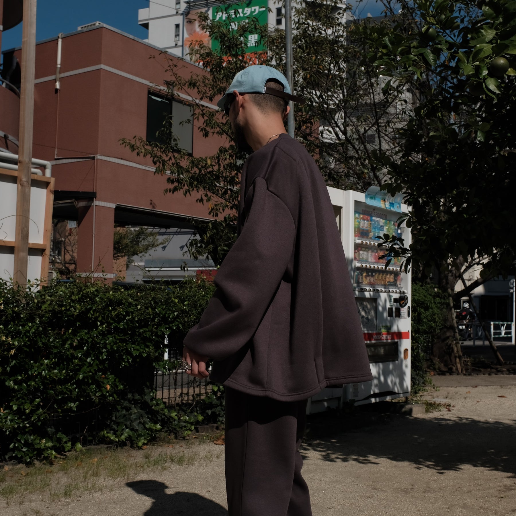 <span style="color: #f50b0b;">Last One</span> INTODUSK / OVERSIZED V NECK AFTER DARK