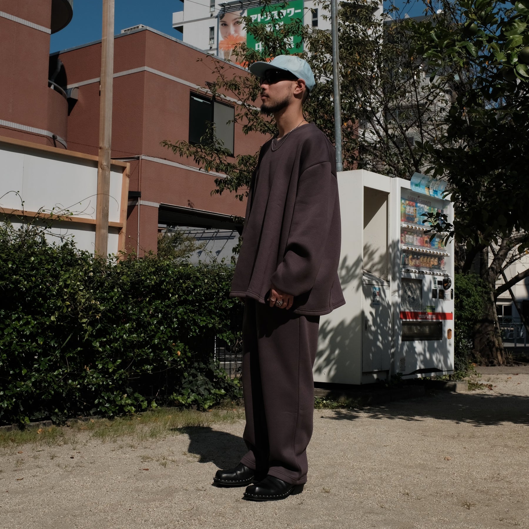 <span style="color: #f50b0b;">Last One</span> INTODUSK / OVERSIZED V NECK AFTER DARK