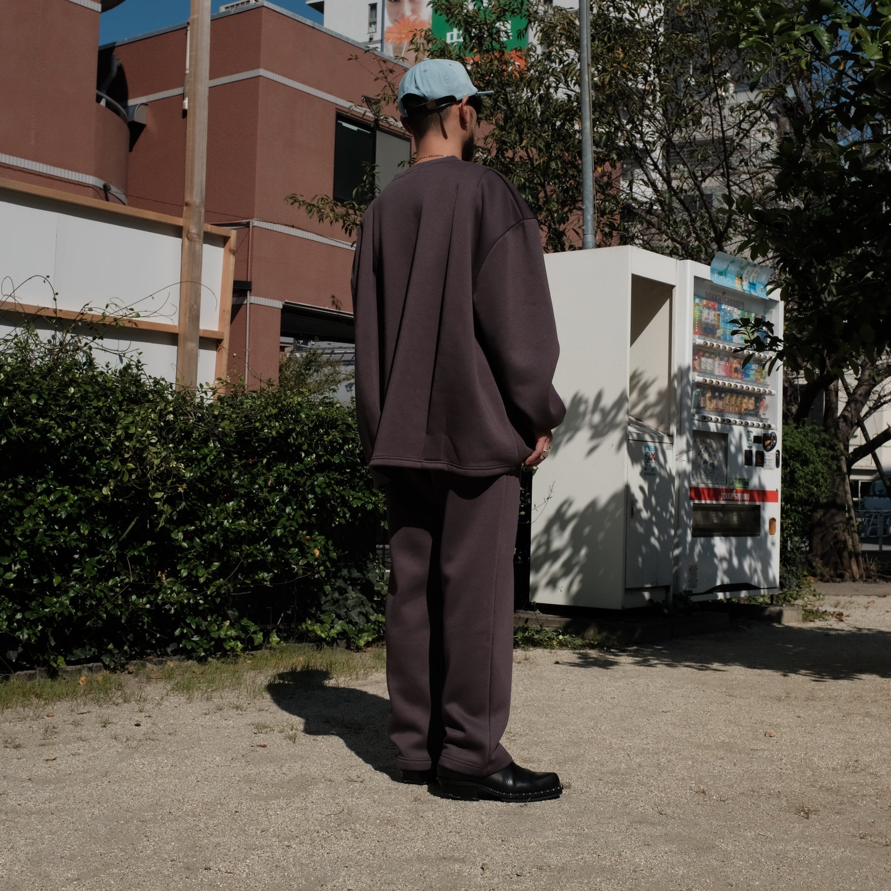 <span style="color: #f50b0b;">Last One</span> INTODUSK / OVERSIZED V NECK AFTER DARK