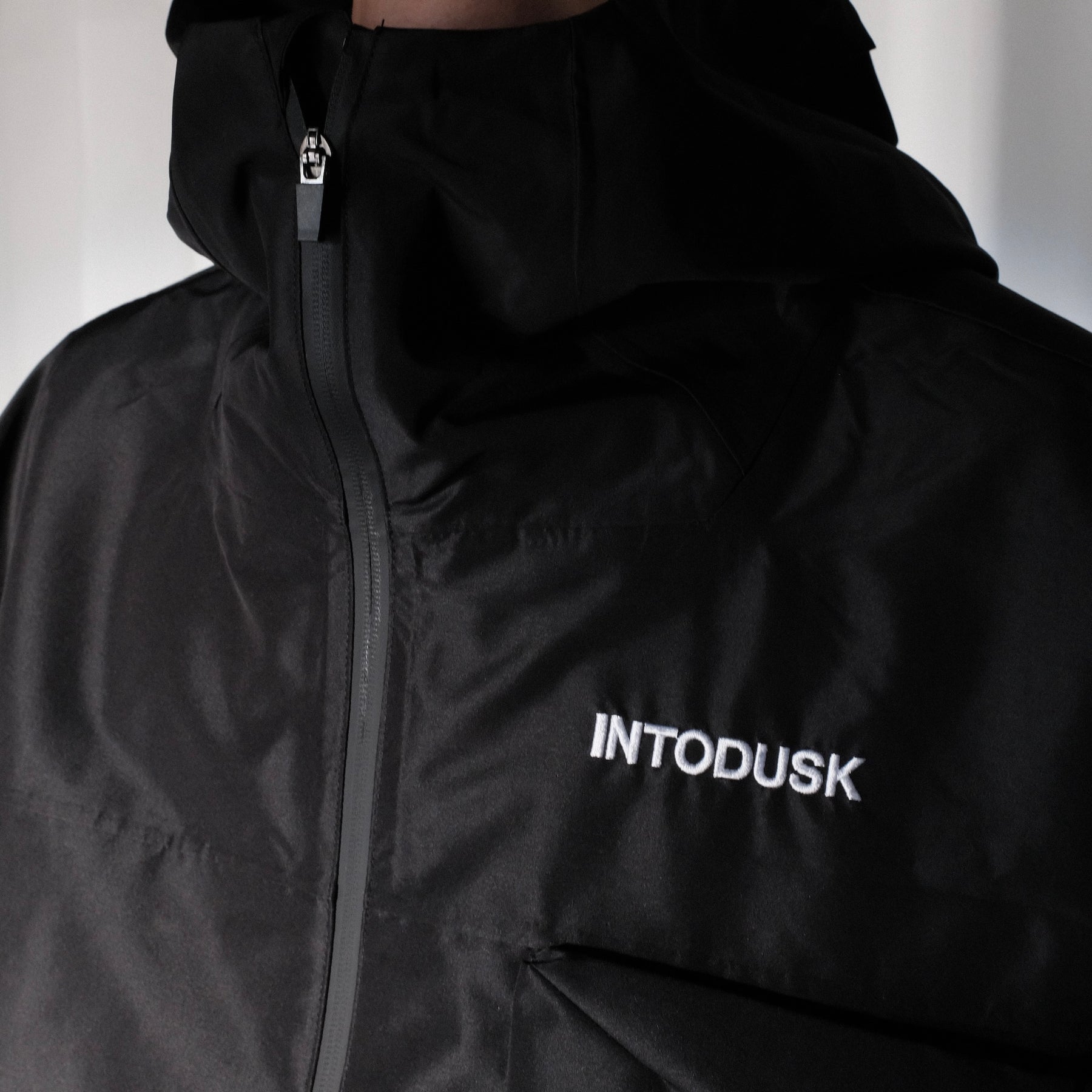 <span style="color: #f50b0b;">Last One</span> INTODUSK / SHELL COATING JACKET BLACK