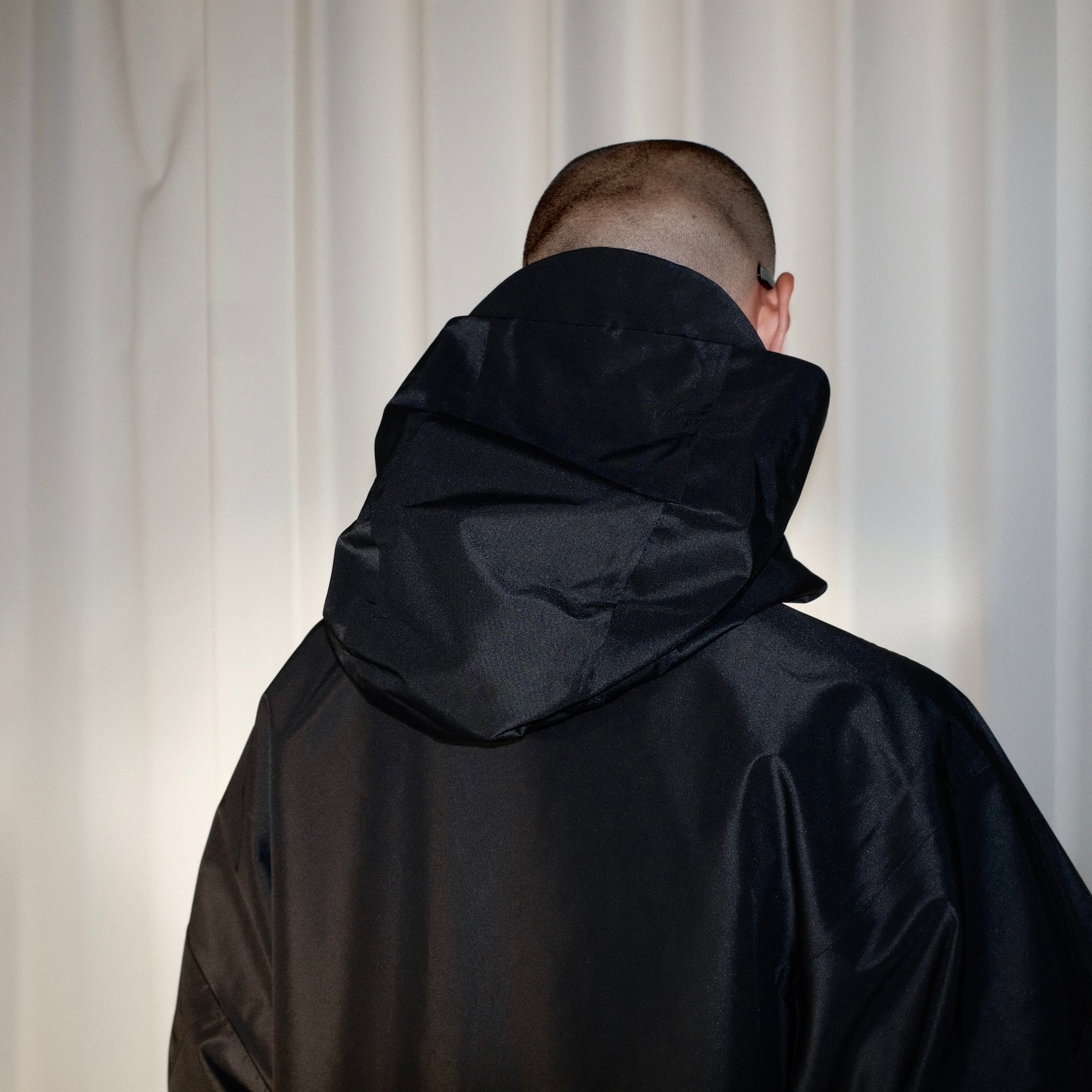 <span style="color: #f50b0b;">Last One</span> INTODUSK / SHELL COATING JACKET BLACK