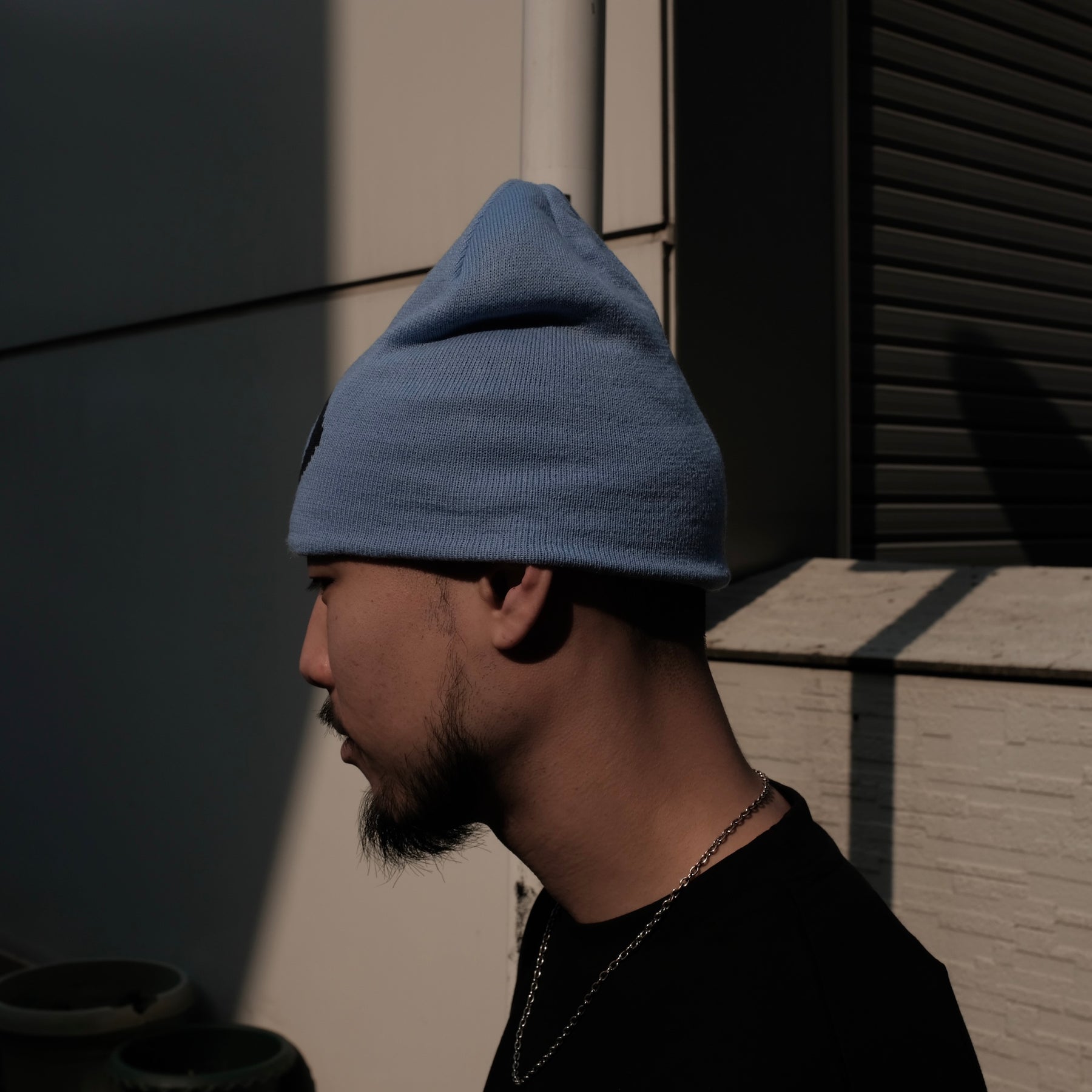 <span style="color: #f50b0b;">Last One</span> EMPORIUM / OVERLAP LOGO BEANIE NAVY BLUE