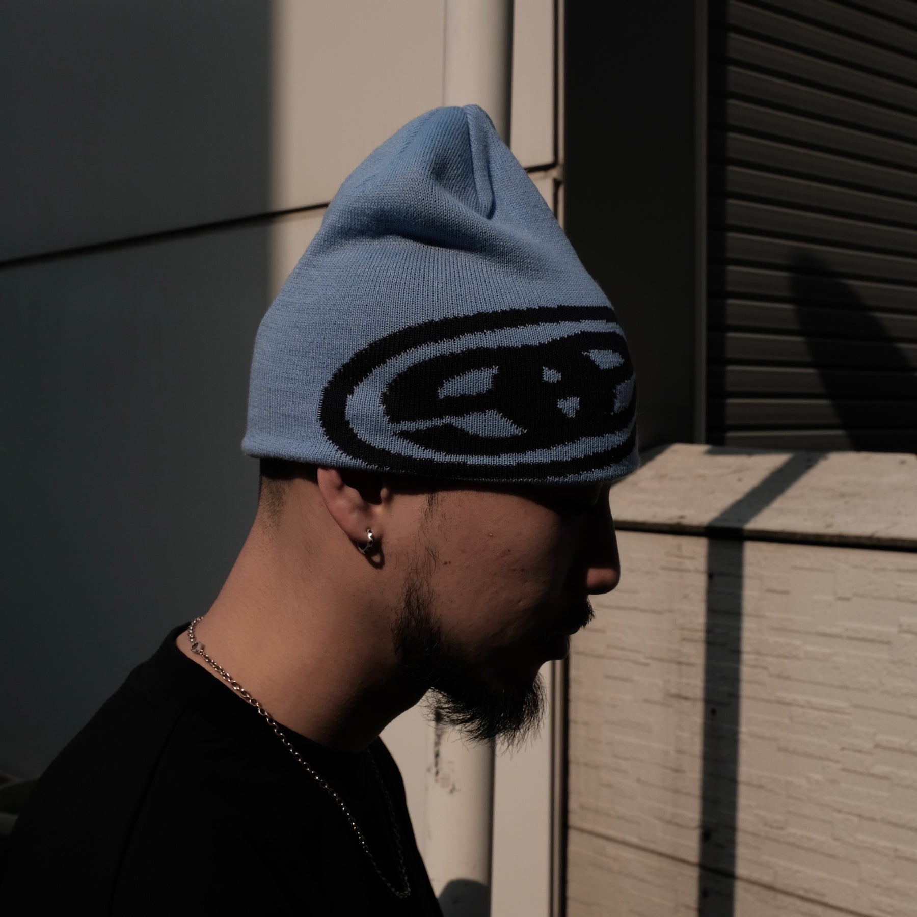 <span style="color: #f50b0b;">Last One</span> EMPORIUM / OVERLAP LOGO BEANIE NAVY BLUE