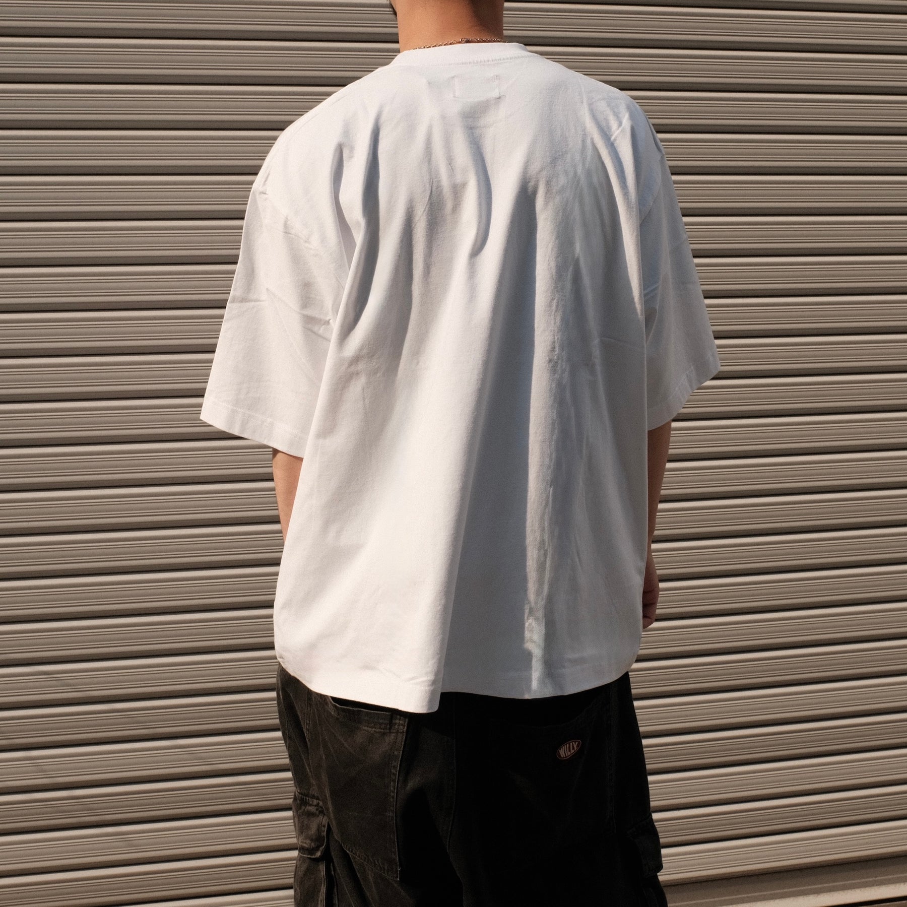 <span style="color: #f50b0b;">Last One</span> EMPORIUM / EVO LOGO T SHIRT WHITE