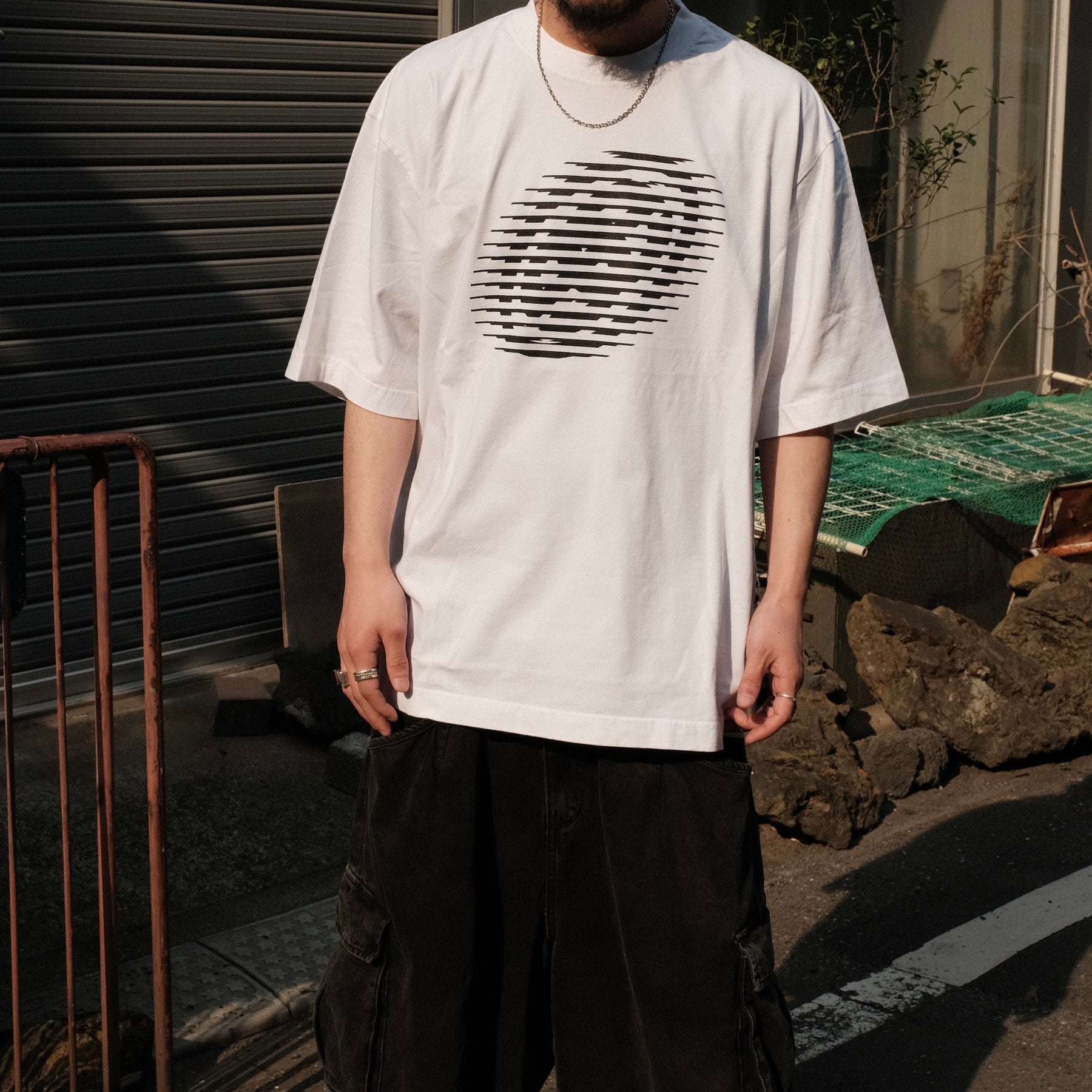<span style="color: #f50b0b;">Last One</span> EMPORIUM / MOTION LOGO T WHITE