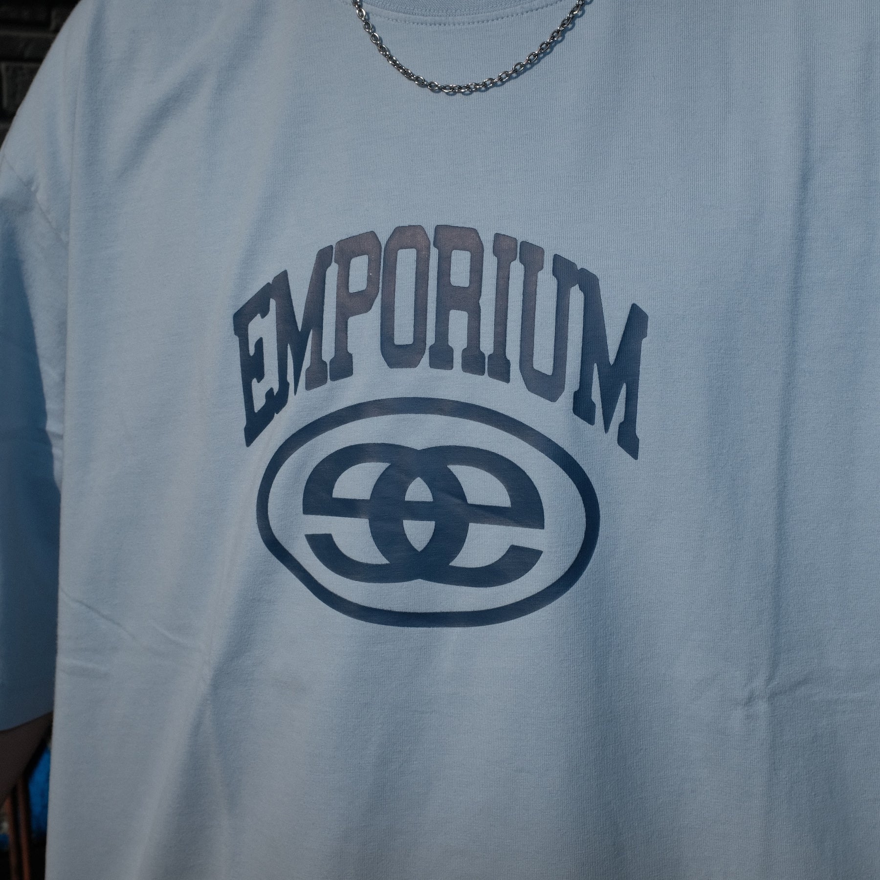 <span style="color: #f50b0b;">Last One</span> EMPORIUM / STAMP LOGO T SHIRT BABY BLUE