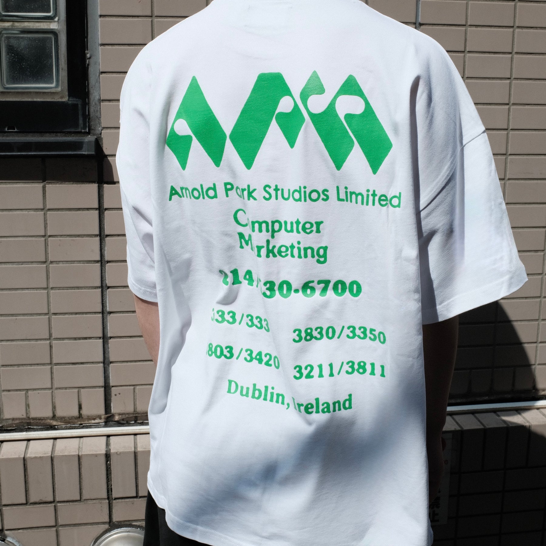 ARNOLD PARK STUDIOS / COMPUTER MARKETING LOGO SHORT SLEEVE 1 WHITE