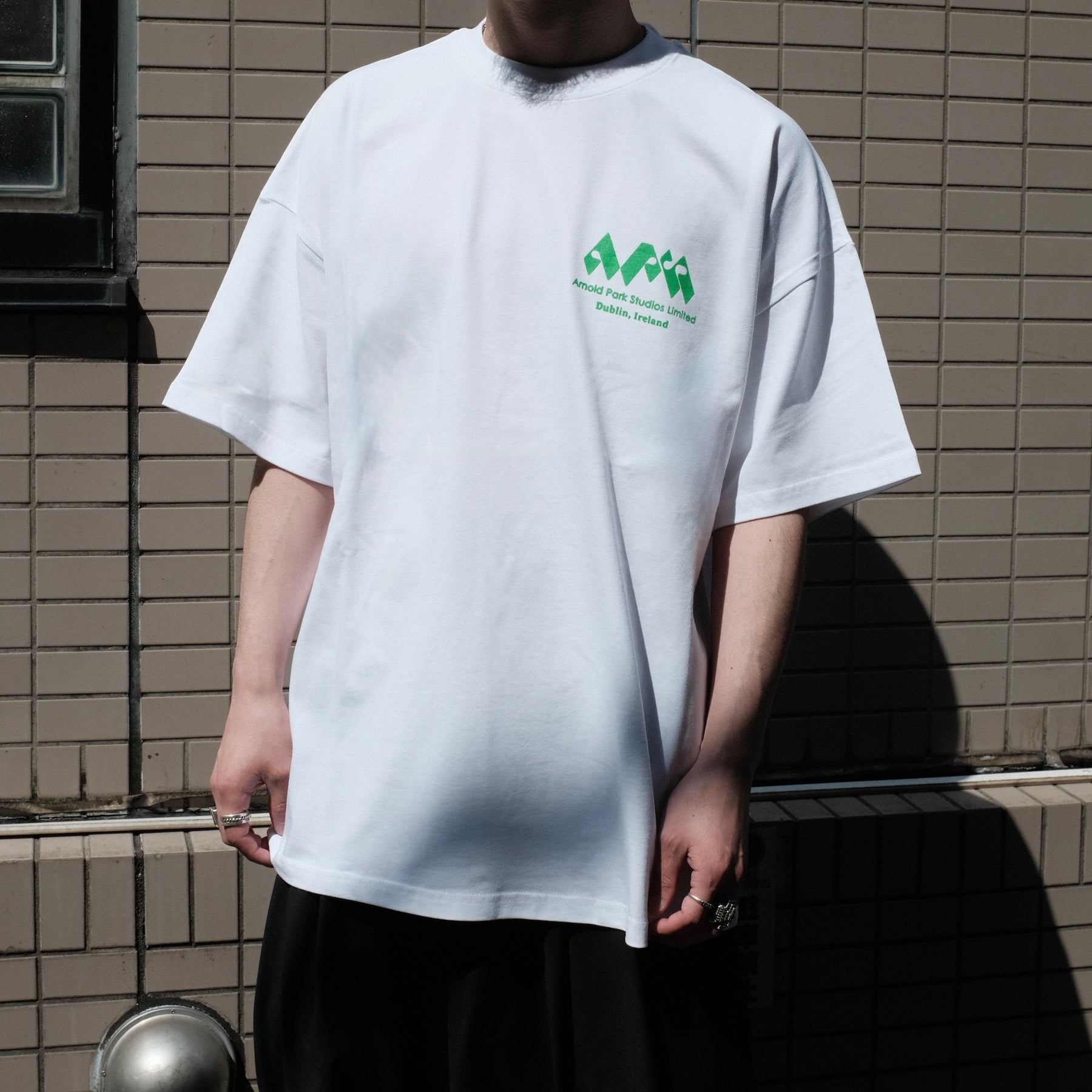 ARNOLD PARK STUDIOS / COMPUTER MARKETING LOGO SHORT SLEEVE 1 WHITE