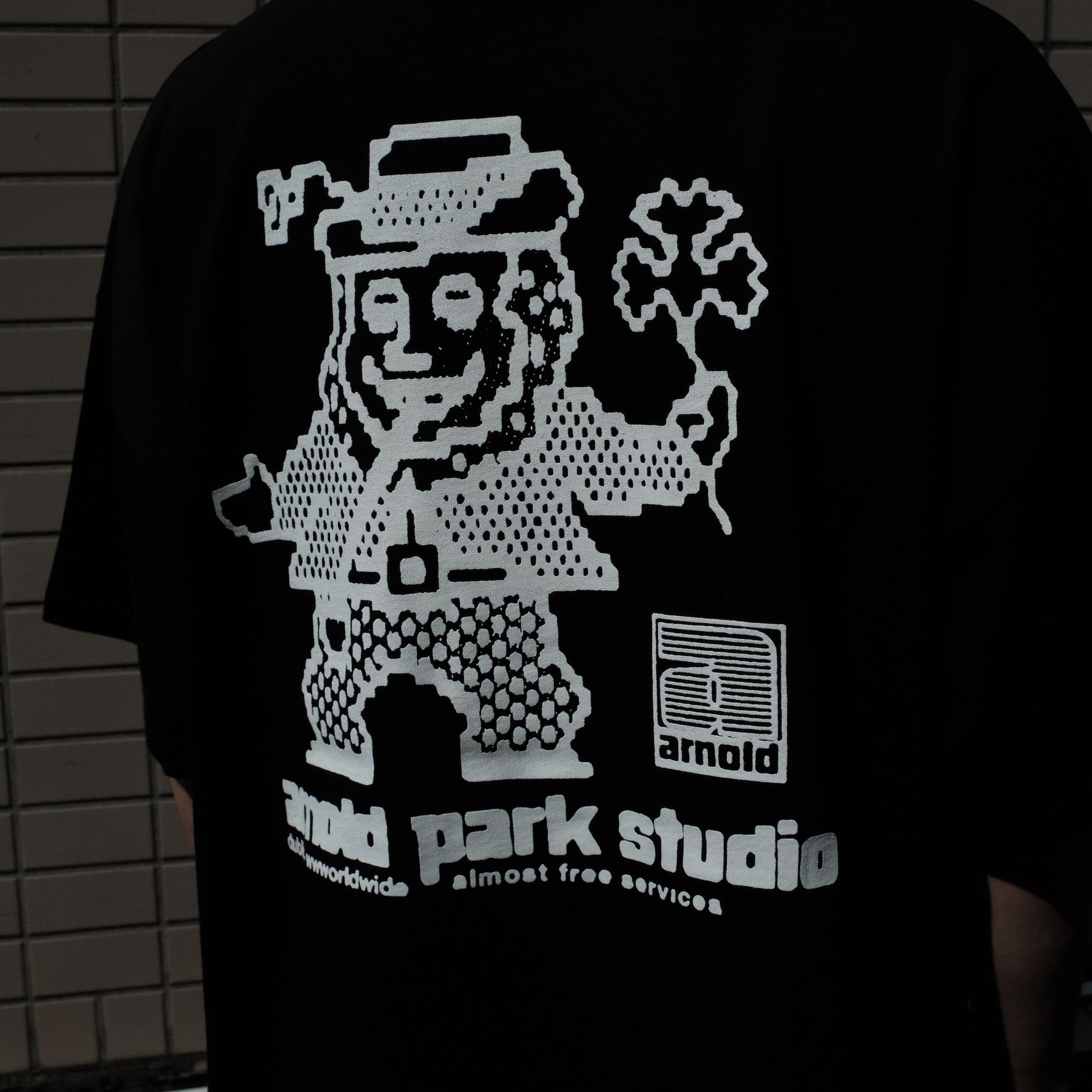 ARNOLD PARK STUDIOS / LEPRECHAUN SHORT SLEEVE BLACK