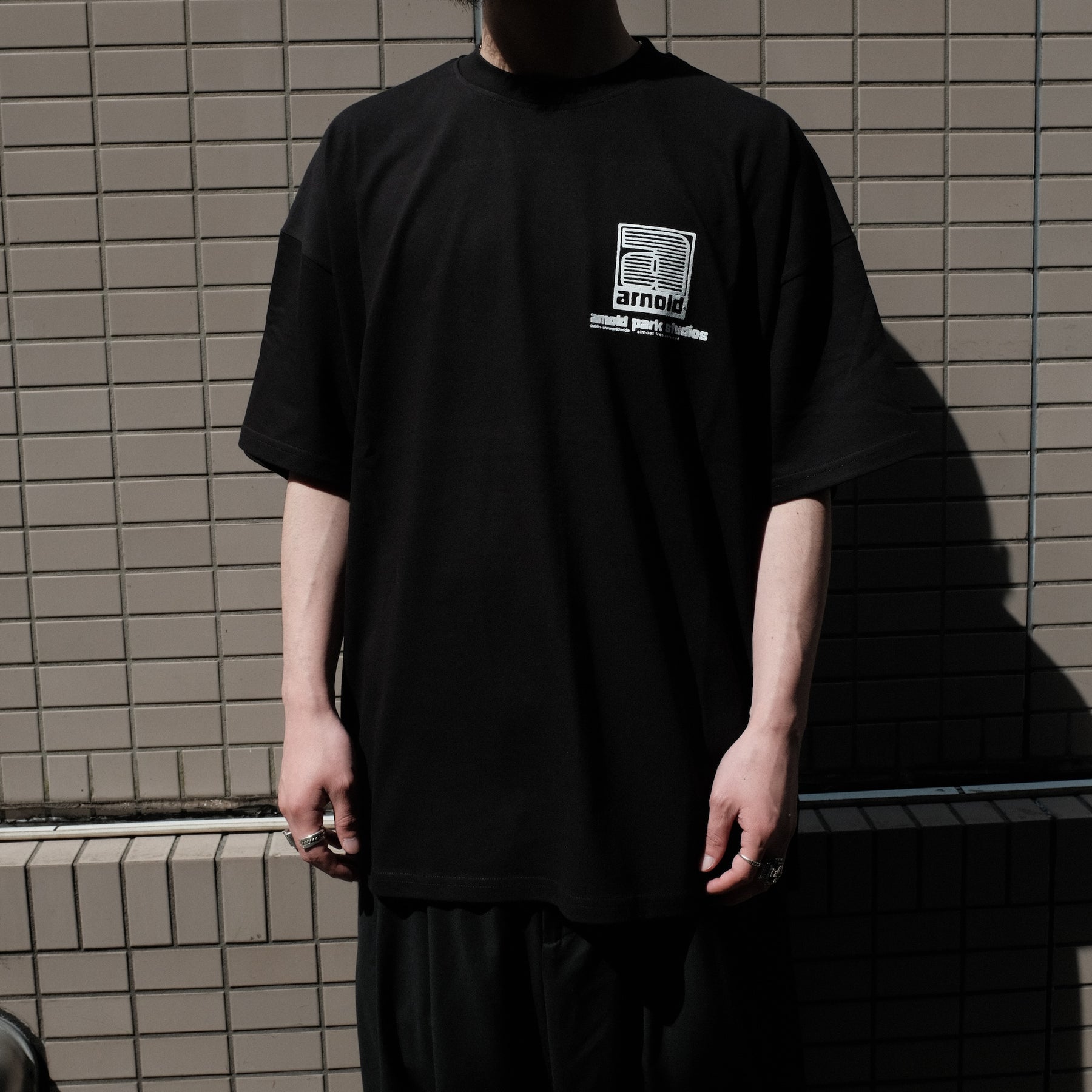 ARNOLD PARK STUDIOS / LEPRECHAUN SHORT SLEEVE BLACK