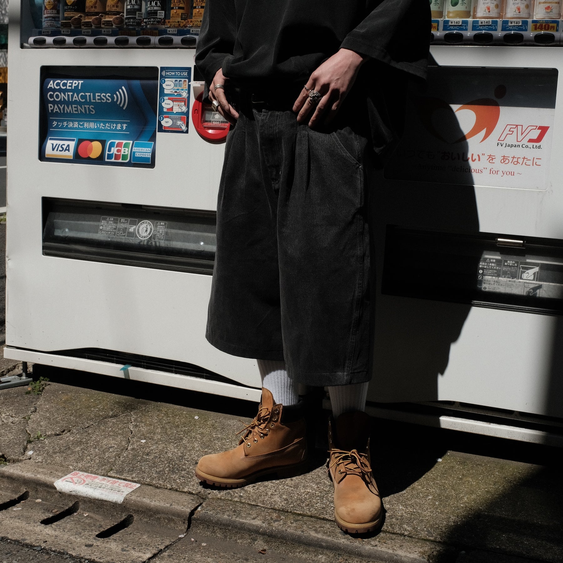 LUXENBURG / CASTLE JEAN SHORT WASHED BLACK