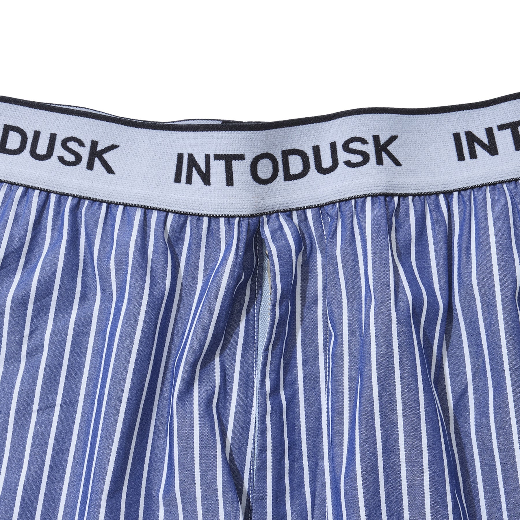 <span style="color: #f50b0b;">Last One</span> INTODUSK / BROAD SHORTS NAVY STRIPE