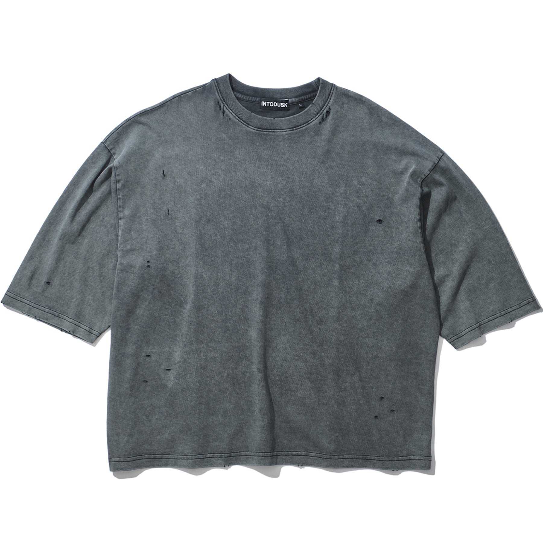 INTODUSK / OVERSIZED DAMAGE SS T WASHED BLACK ORGANIC