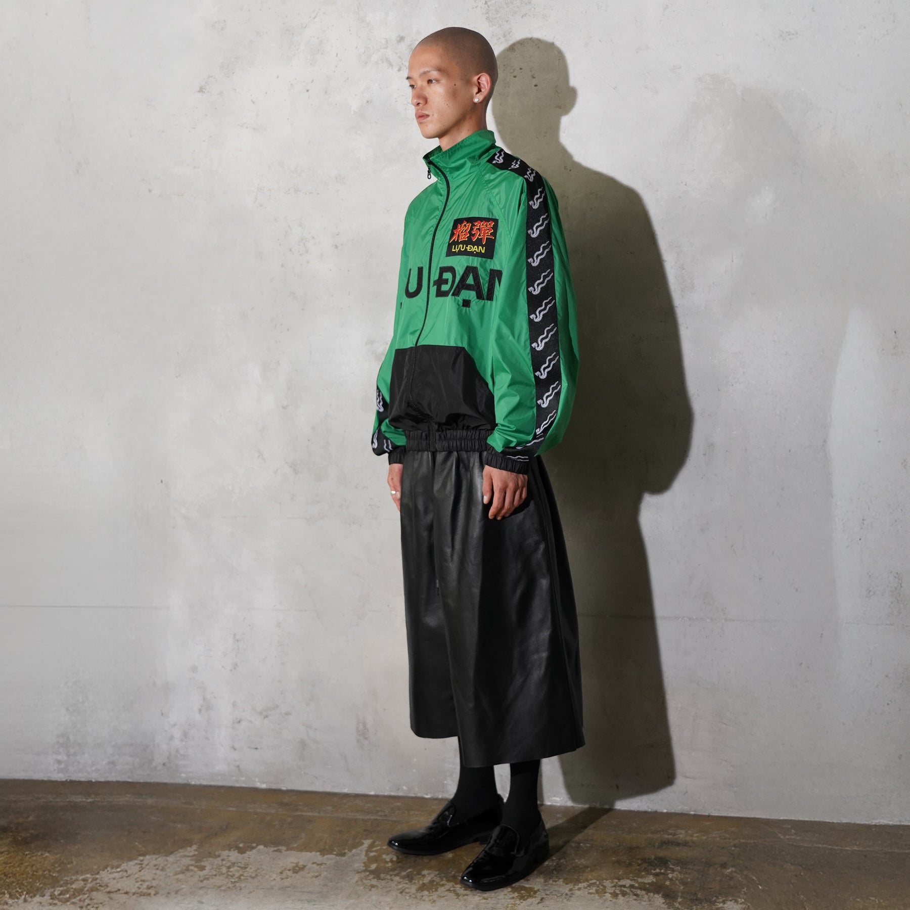<span style="color: #f50b0b;">Last One</span>
LU'U DAN / WINDBREAKER L-D RACING GREEN