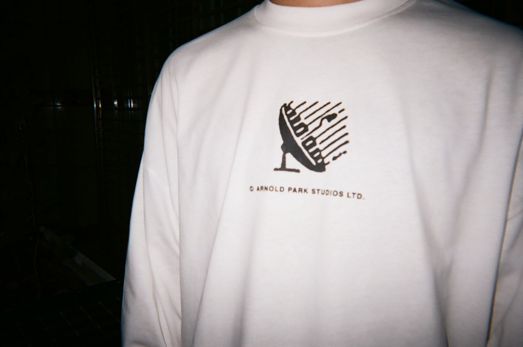 ARNOLD PARK STUDIOS / SATELLITE LS T WHITE
