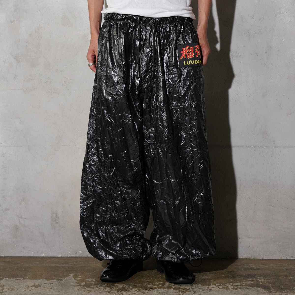 LU_U_DAN_SHELL_OVERPANTS_1