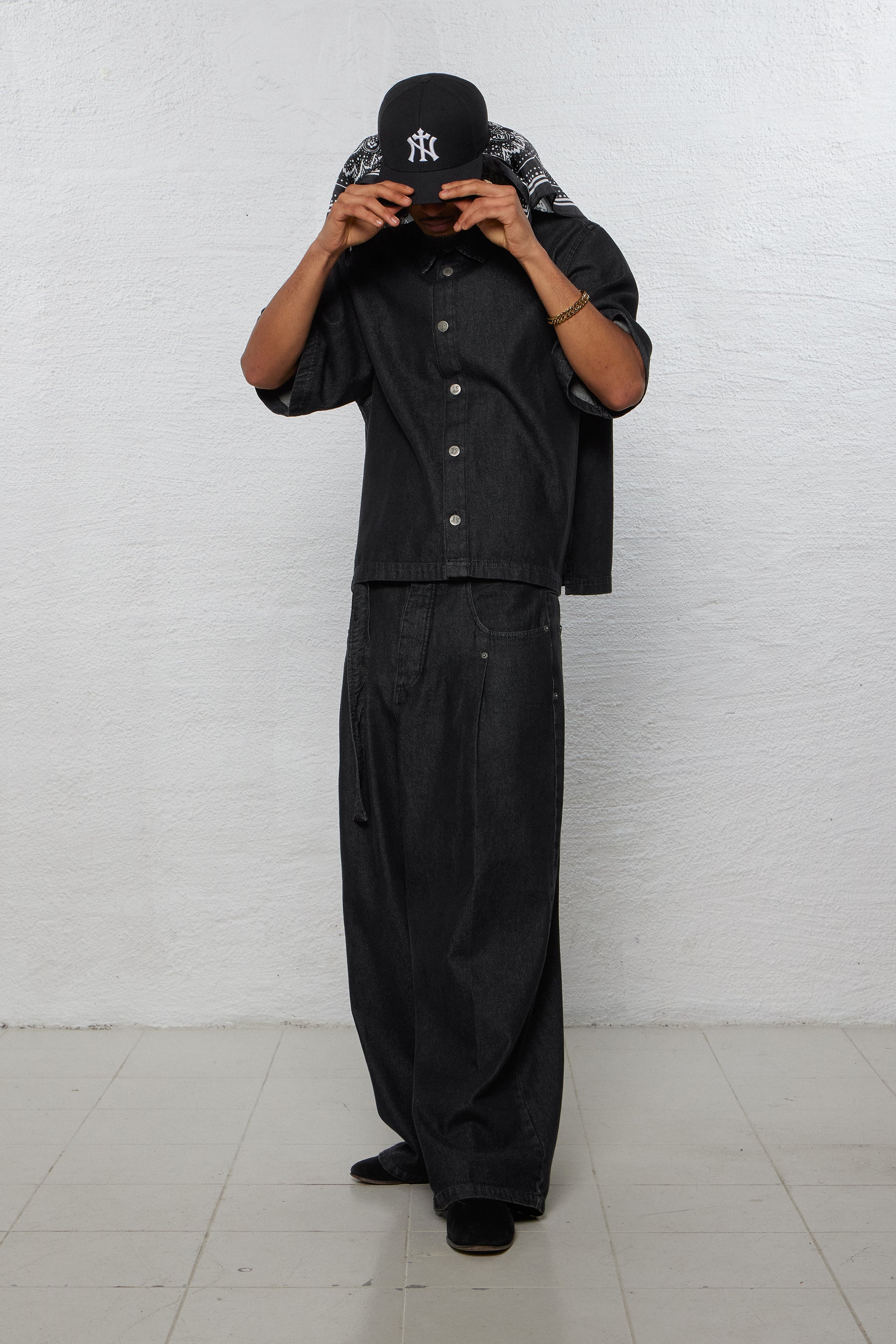 1313 SELAH / ANI DENIM SHIRT SHORTSLEEVED WASHED BLACK