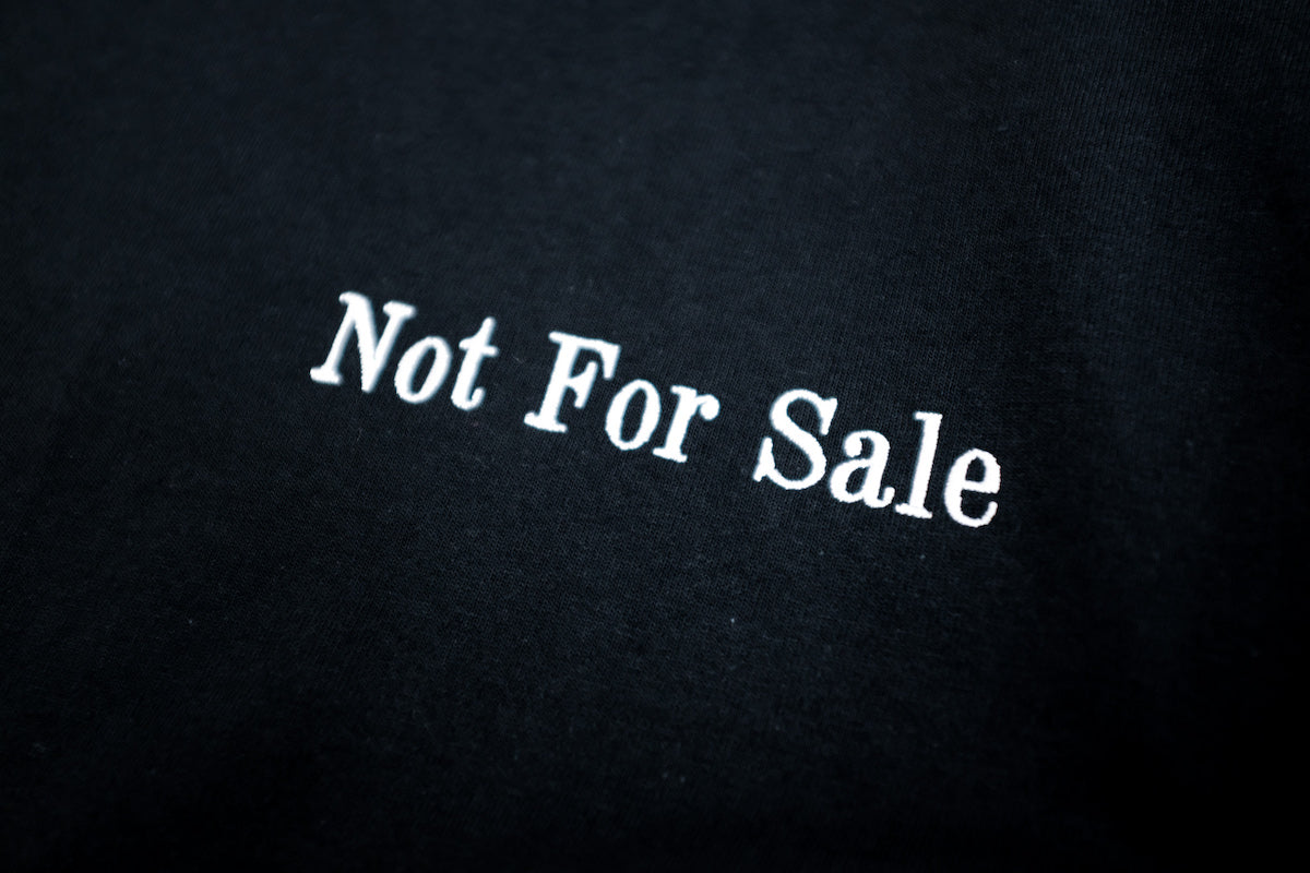 CCTB / NOT FOR SALE T Community Center Tokyo Branch初のオリジナルアイテム。某ボディのHeritage 7oz. Jersey T-Shirtを使用。胸に「Not For Sale」の刺繍。BLACKボディにはWHITEで施しています。刺繍画像。