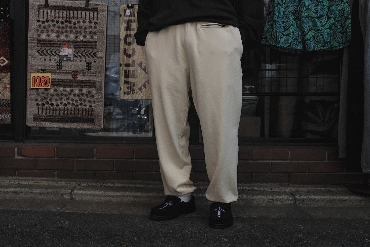 <span style="color: #f50b0b;">Last One</span>
WILLY CHAVARRIA / BIG DADDY SWEAT PANT CERAMIC