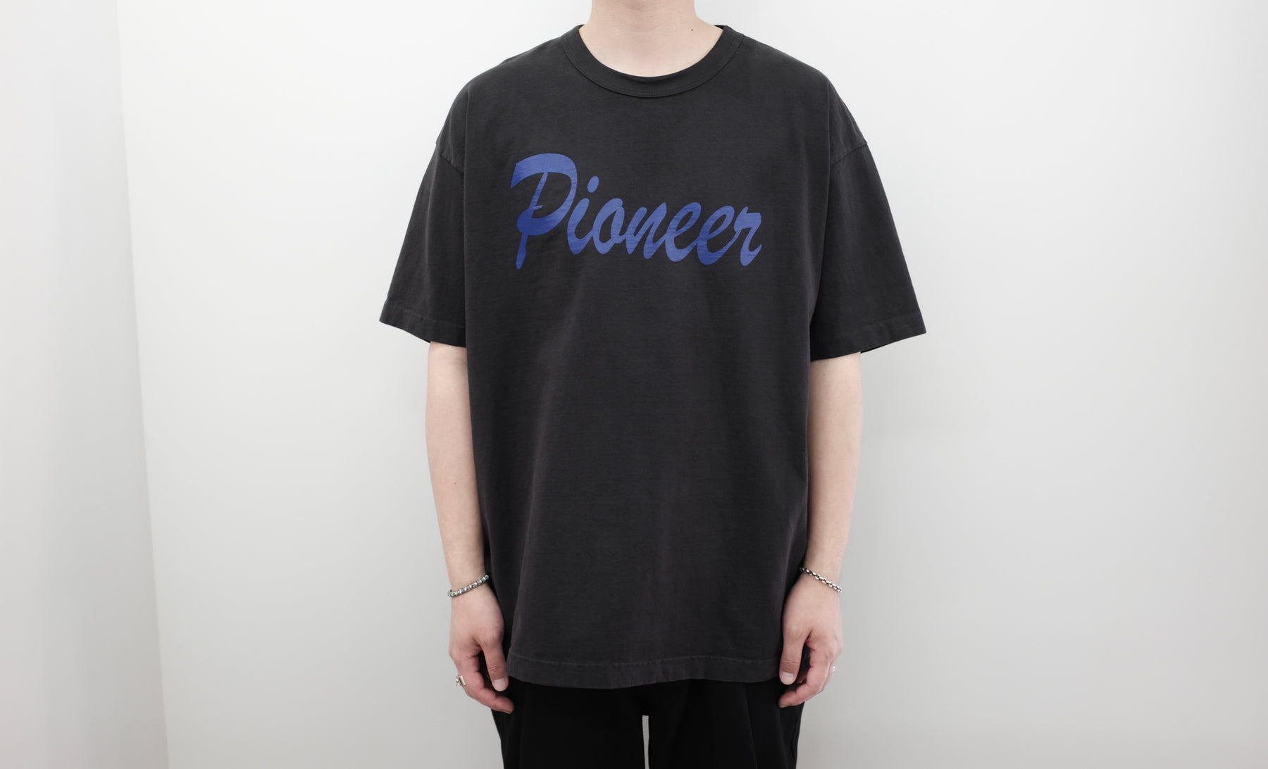 CCTB / Pioneer T  パイオニアに愛を込めて。今のビッグフライ大谷さんの活躍、イチロー然り、松井然り。全てはパイオニアが扉をこじ開けたからこそです。それは野球だけではなく、音楽でもハイスタ、NOFX、Bad Religionと脈々と受け継がれるインディペンデント精神然り。あらゆるパイオニアに敬意を。着用画像正面。
