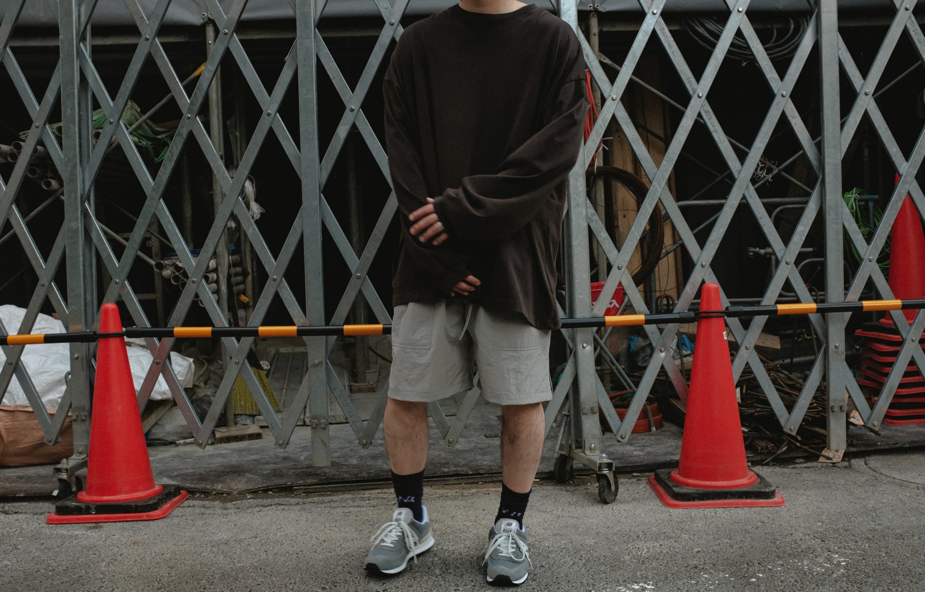 <span style="color: #f50b0b;">Last One</span> GREI. / BAGGY CAMP SHORT PARACHUTE NYLON FOG
