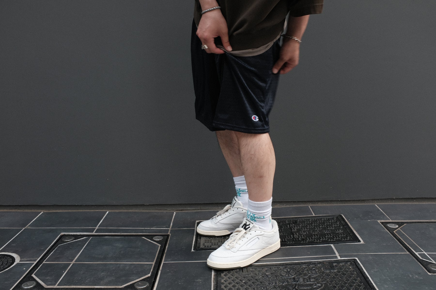 <span style="color: #ff2a00;">Last One</span> 
CHAMPION  / 3.7oz Long Mesh Short With Pockets NAVY
