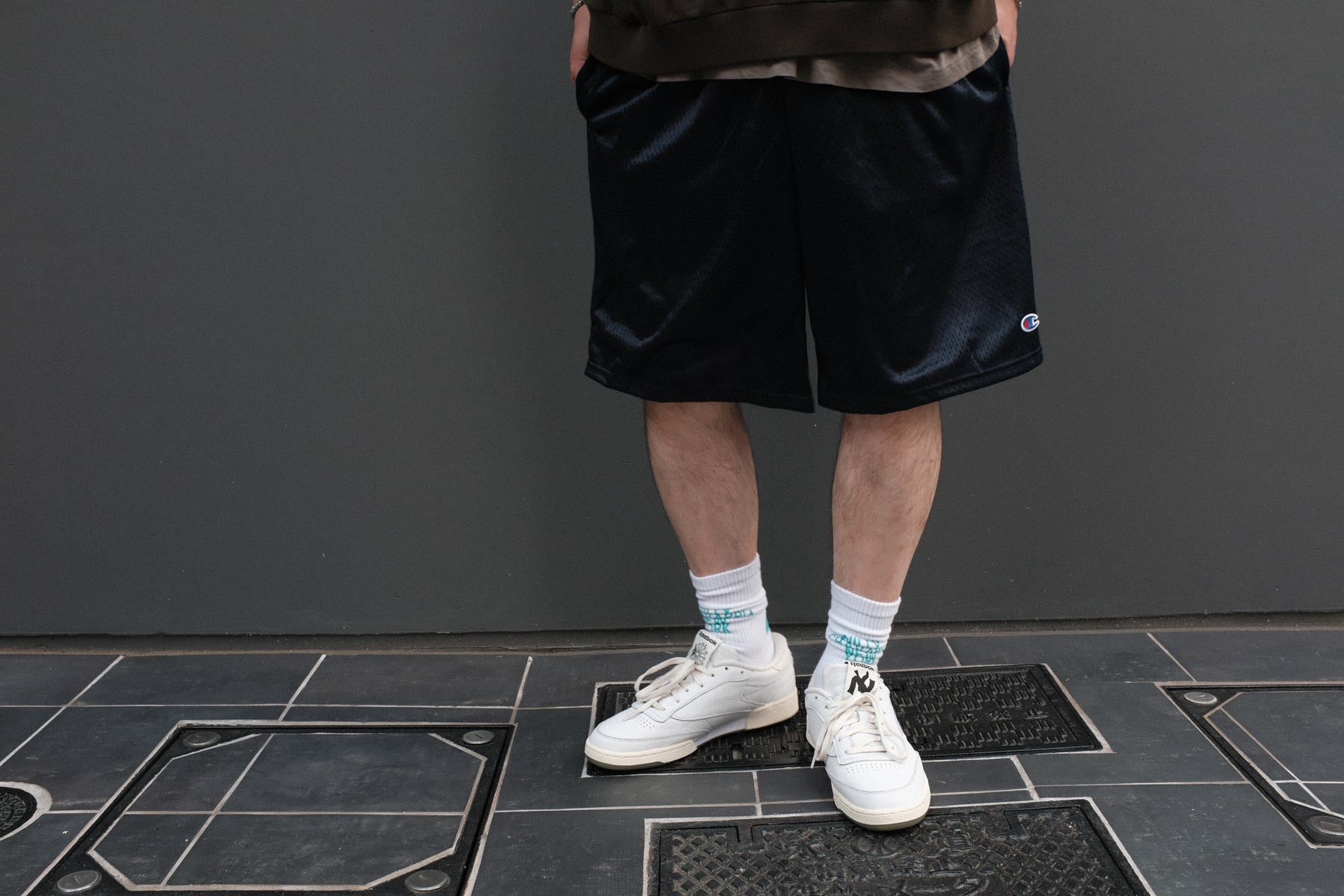 <span style="color: #ff2a00;">Last One</span> 
CHAMPION  / 3.7oz Long Mesh Short With Pockets NAVY