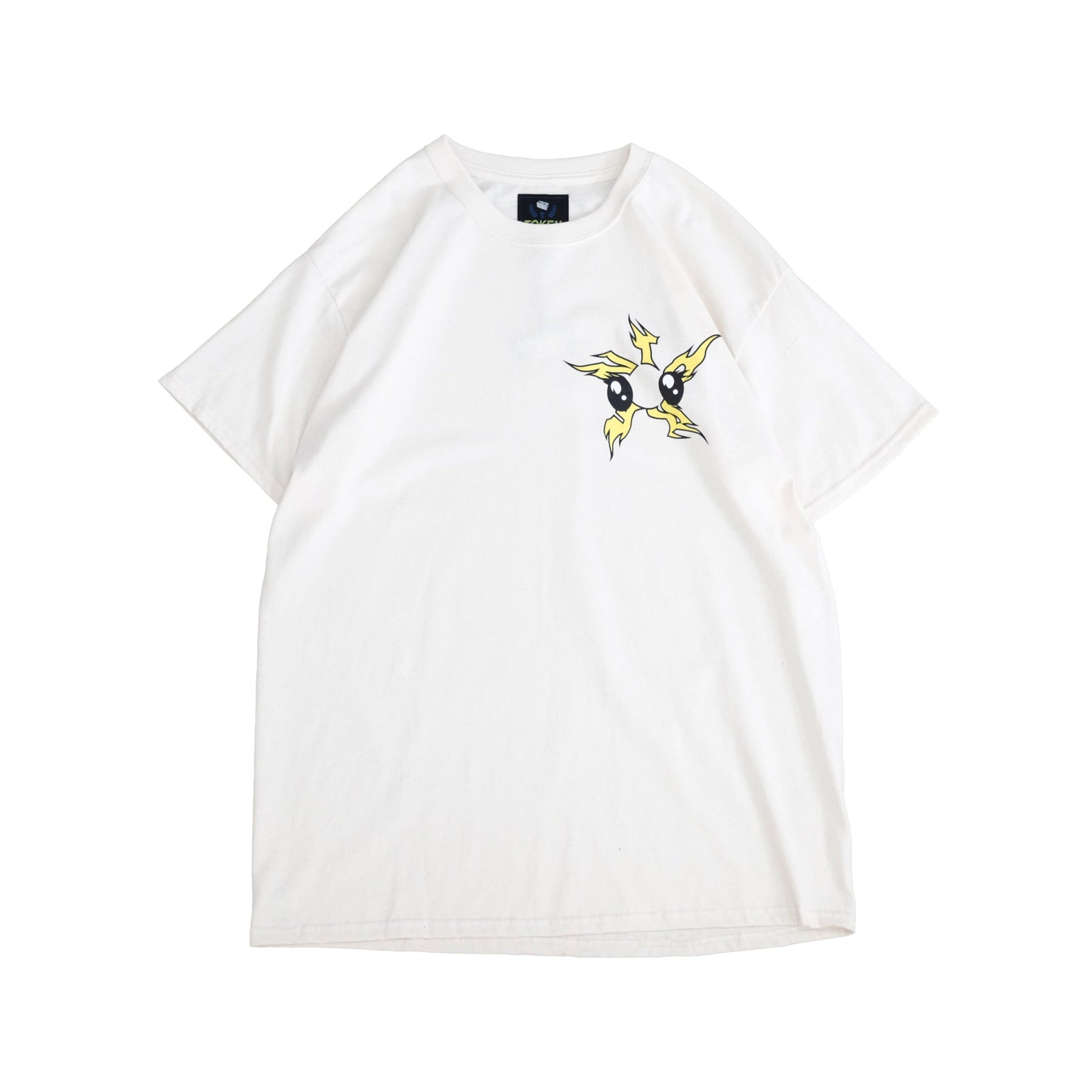 TOKEN / TOKEN FIRE EYES TEE TOKENより新作入荷です。TOKEN FIRE EYESのプリントがなんともかわいい1枚。ワンポイントでとてもシンプルな仕上がりです。ボディーはナチュラル。プリントと相乗効果のあるリラックス感のあるカラーリングです。サイズはM〜XLをピック。正面画像。