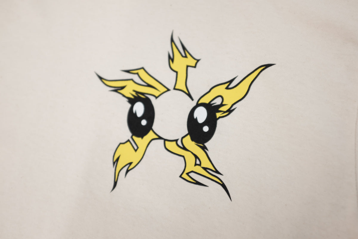 TOKEN / TOKEN FIRE EYES TEE TOKENより新作入荷です。TOKEN FIRE EYESのプリントがなんともかわいい1枚。ワンポイントでとてもシンプルな仕上がりです。ボディーはナチュラル。プリントと相乗効果のあるリラックス感のあるカラーリングです。サイズはM〜XLをピック。ロゴ画像。