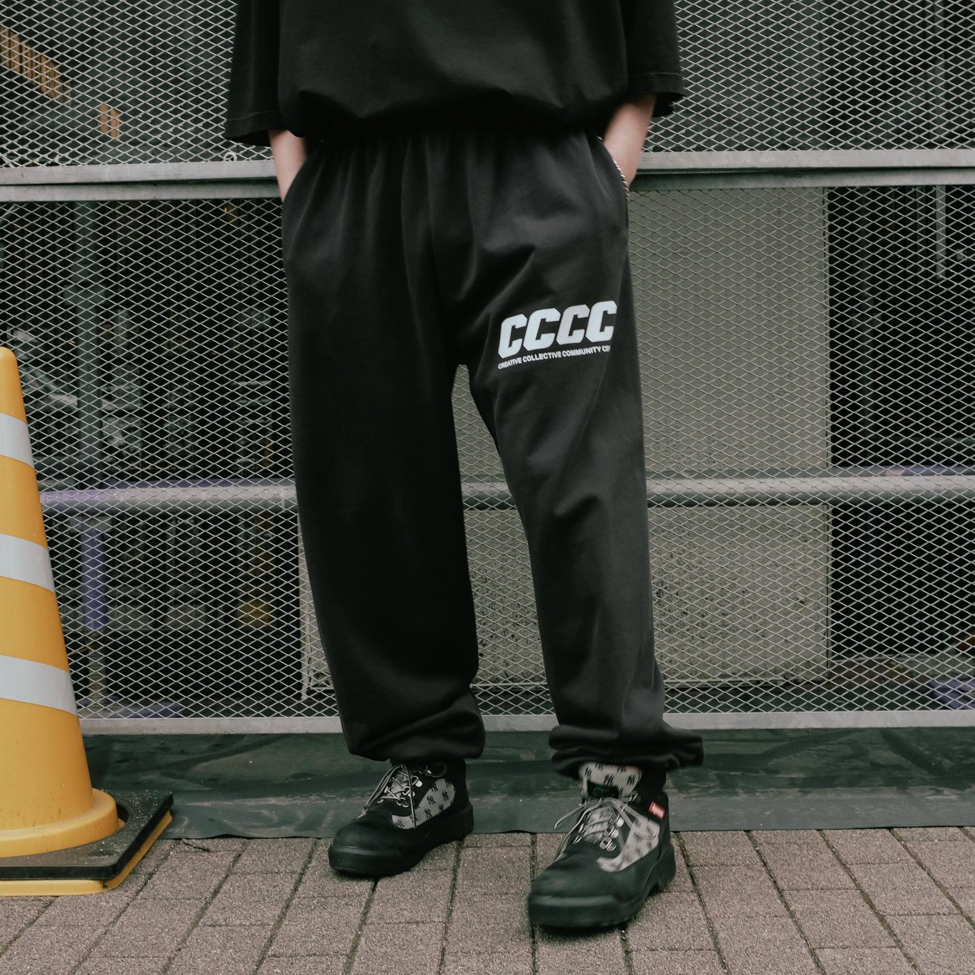 WILLY CHAVARRIA / CCCC SWEAT PANTS BLACK