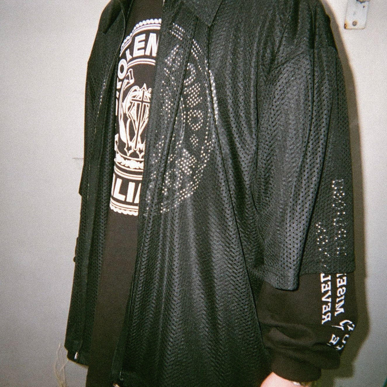 CCTB Exclusive】WILLY CHAVARRIA / MESH ZIP SHIRT SOLID BLACK