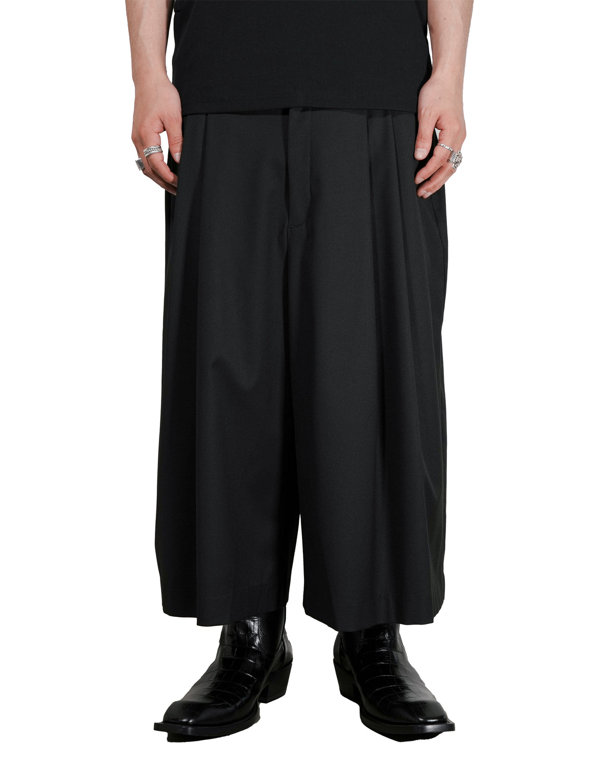 1313_SELAH_JUAN_SUIT_SHORTS_BLACK_2