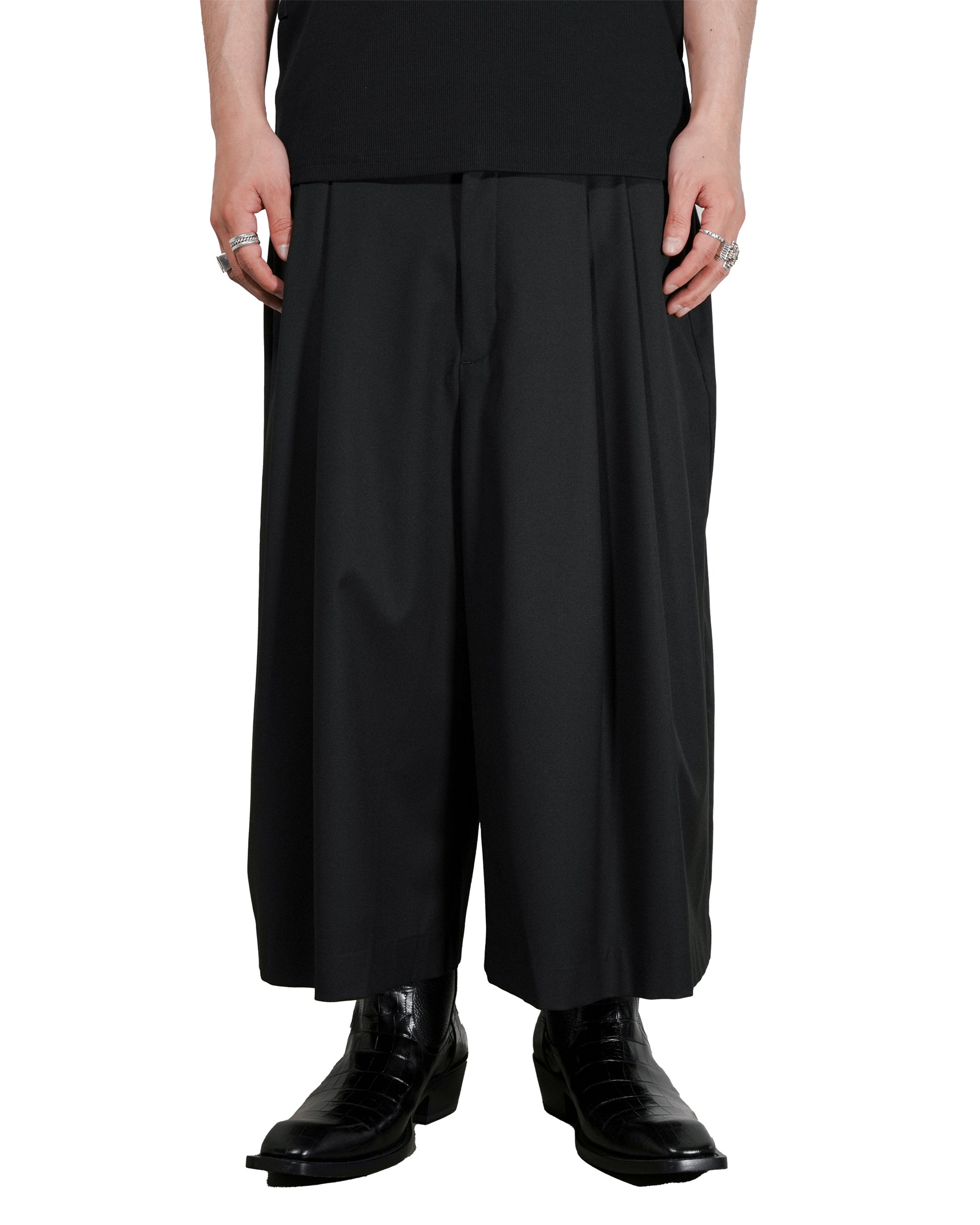 1313_SELAH_JUAN_SUIT_SHORTS_BLACK_2