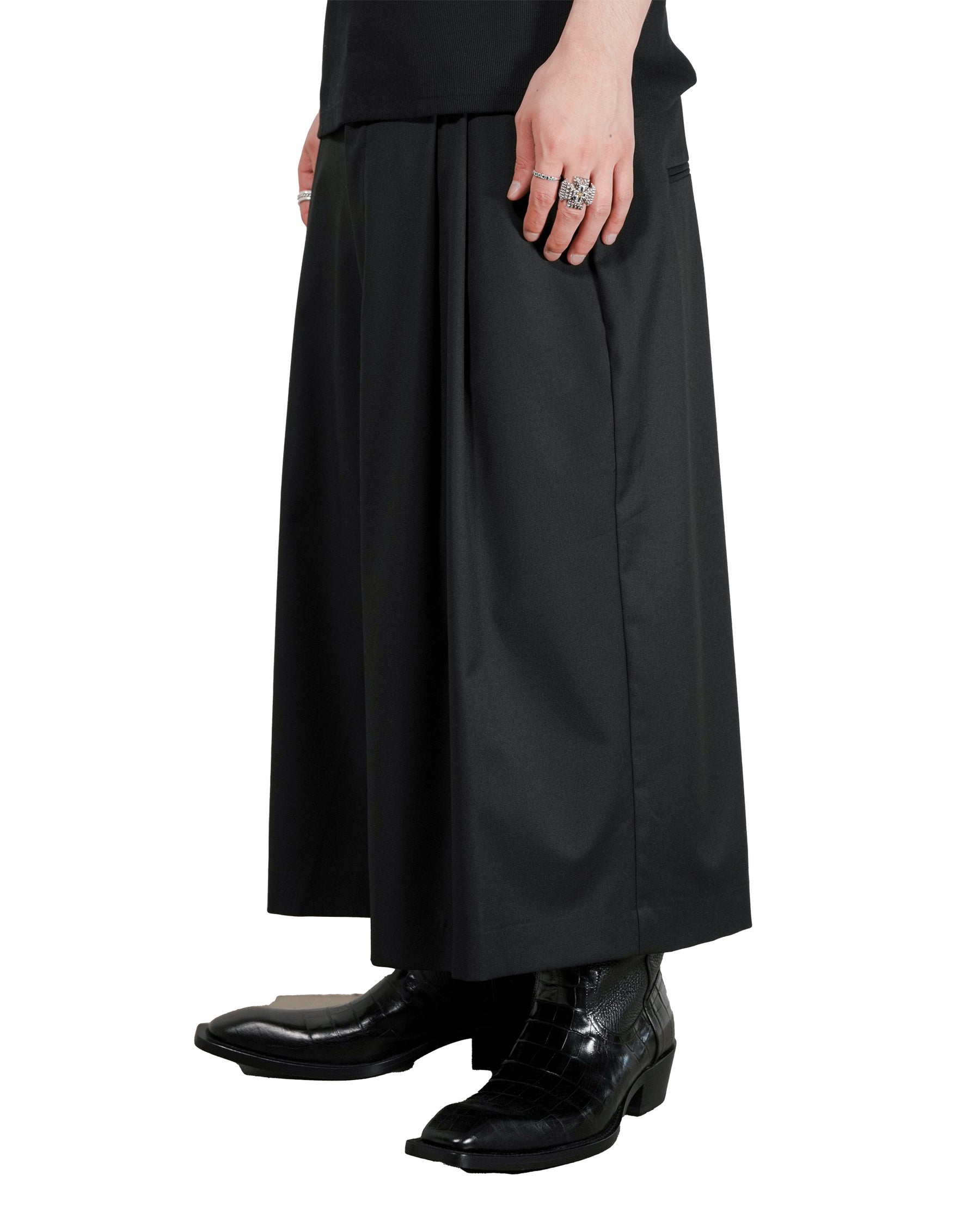 1313_SELAH_JUAN_SUIT_SHORTS_BLACK_3