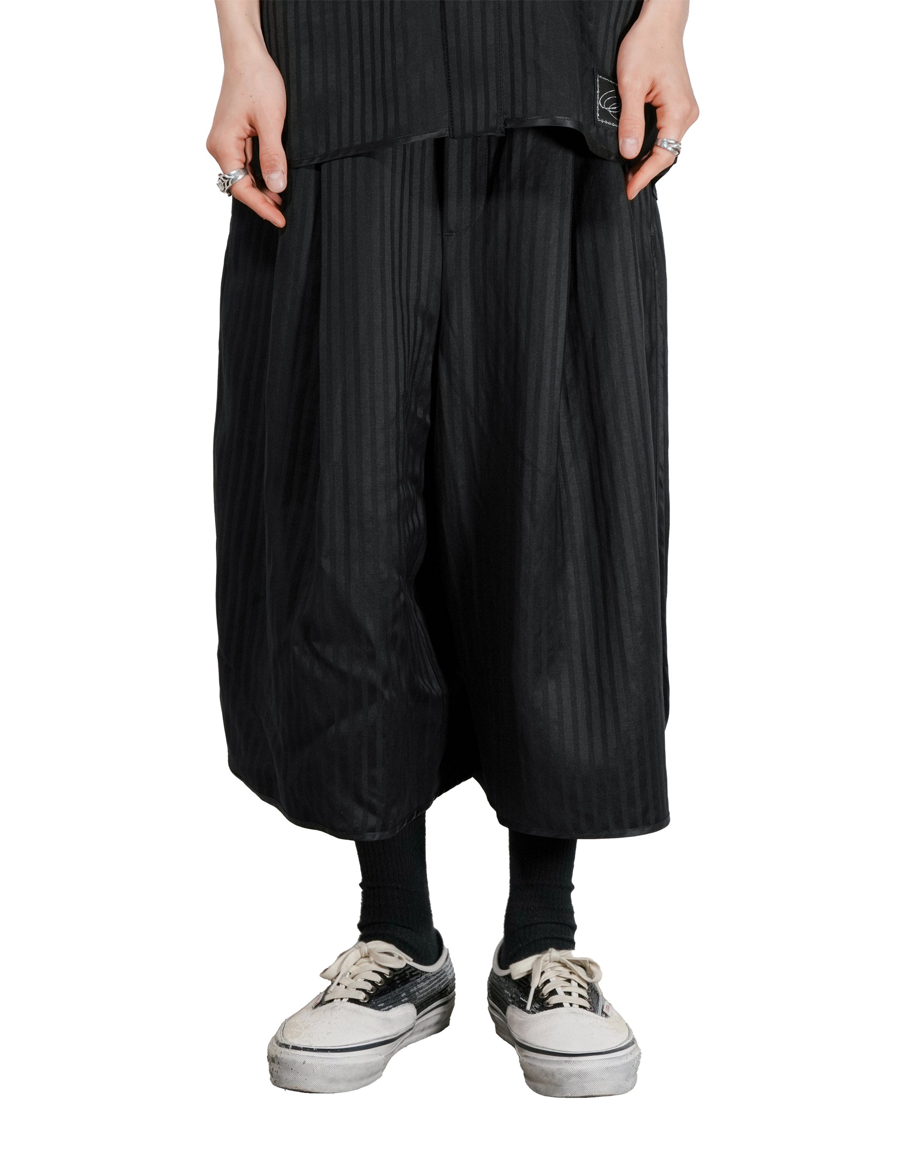 1313_SELAH_WENA_SHORTS_BLACK__TONAL_PINSTRIPE_2