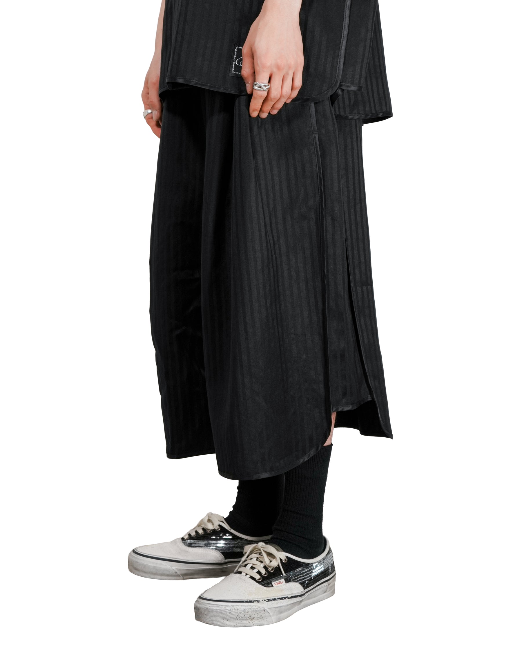 1313_SELAH_WENA_SHORTS_BLACK__TONAL_PINSTRIPE_3