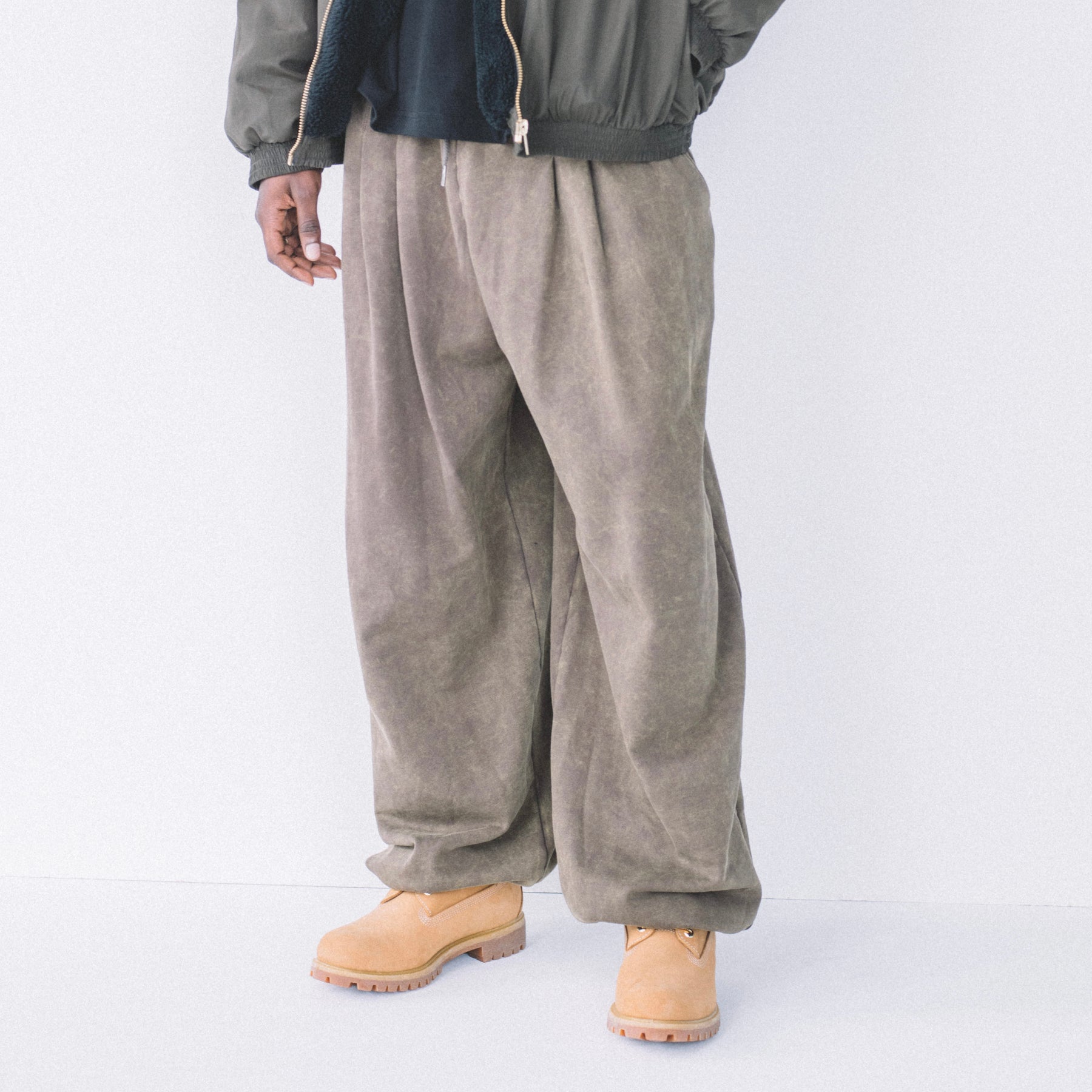 INTODUSK / GATHER DRAWSTRING SWEAT PANT BROWN MIST