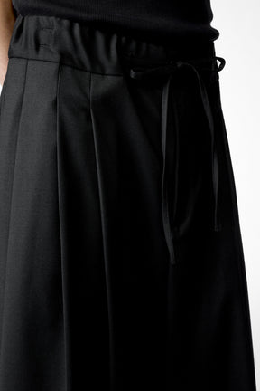 1313 SELAH / PAZ TAILORED PLEATS SHORTS BLACK