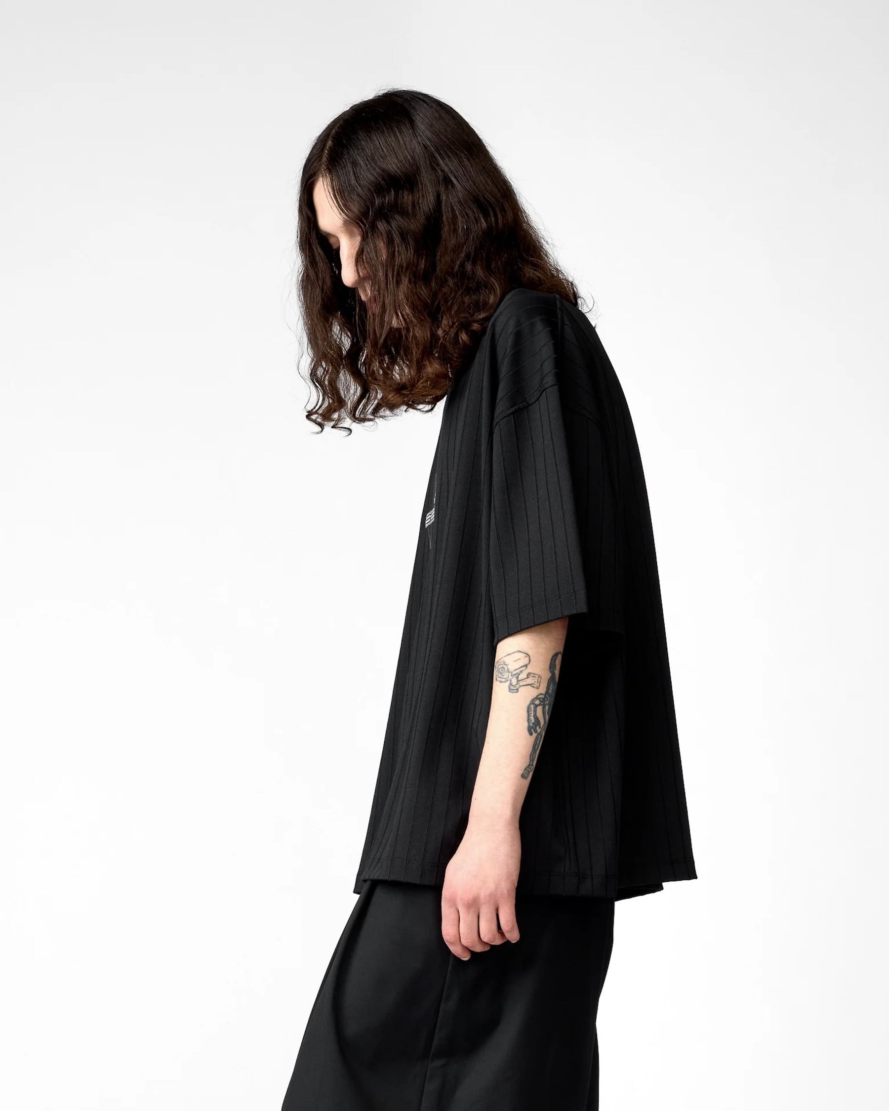 <span style="color: #f50b0b;">Last One</span> 1313 SELAH / ROSARIO RIB TEE BLACK