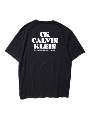 Calvin Klein / PRINTED LOGO TEE BLACK