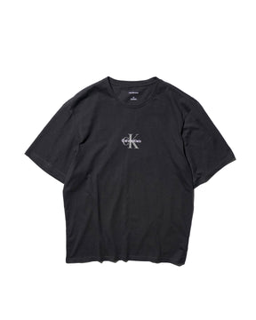 Calvin Klein / PRINTED LOGO TEE BLACK